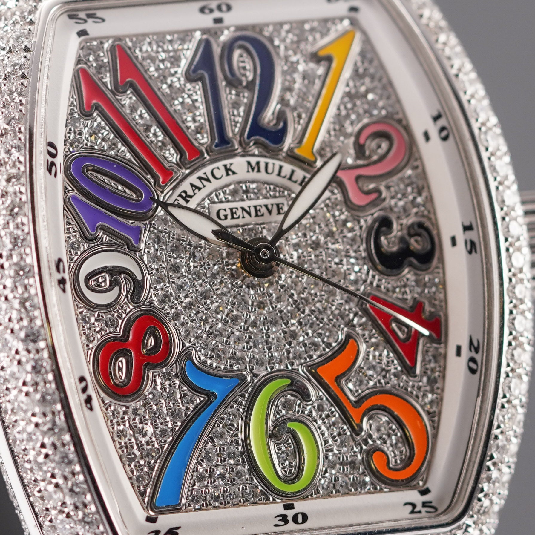 V32 WHITE DIAMOND DIAL COLOR OF DREAM (2025)