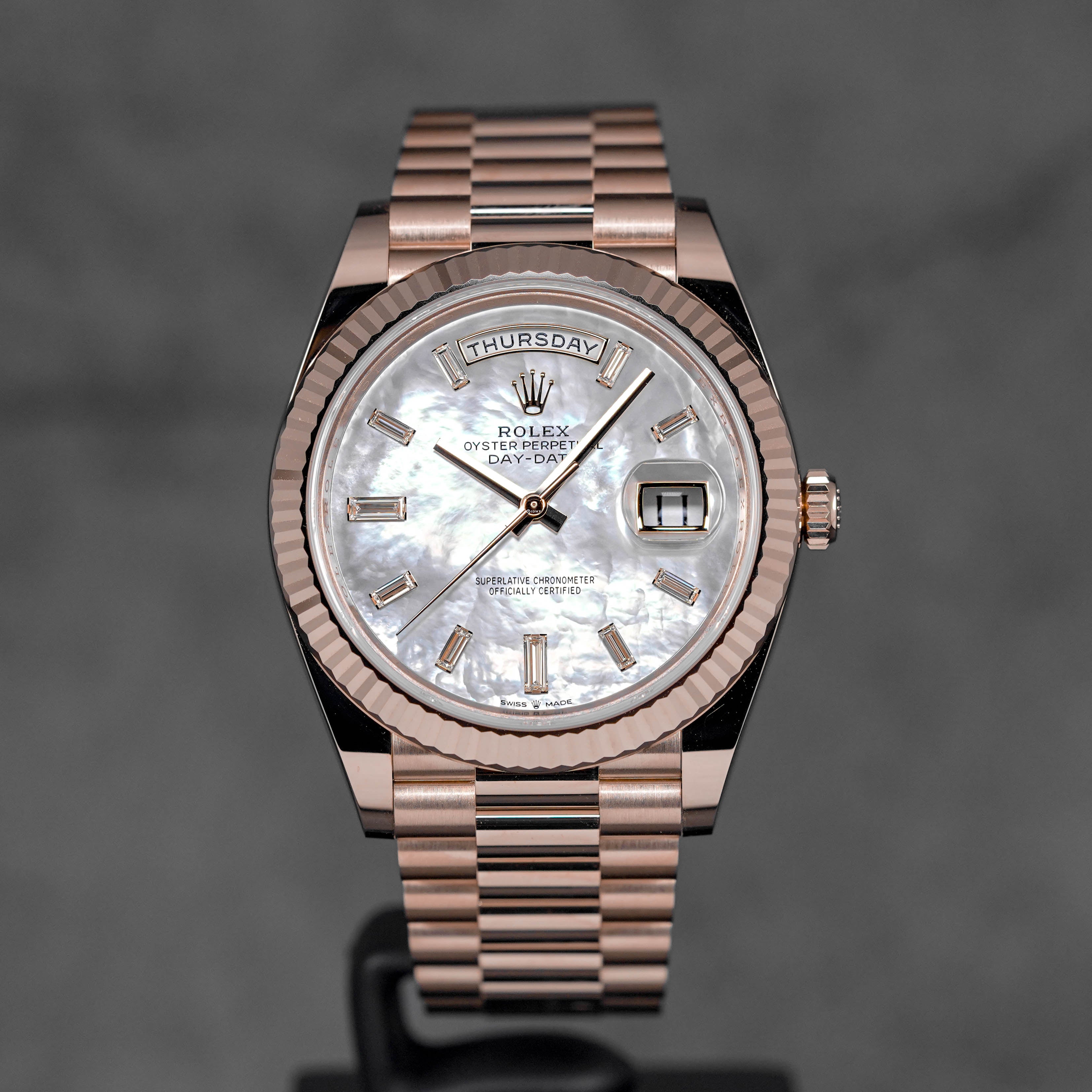 DAYDATE 40MM ROSEGOLD MOP DIAMOND BAGUETTE DIAL (2025)