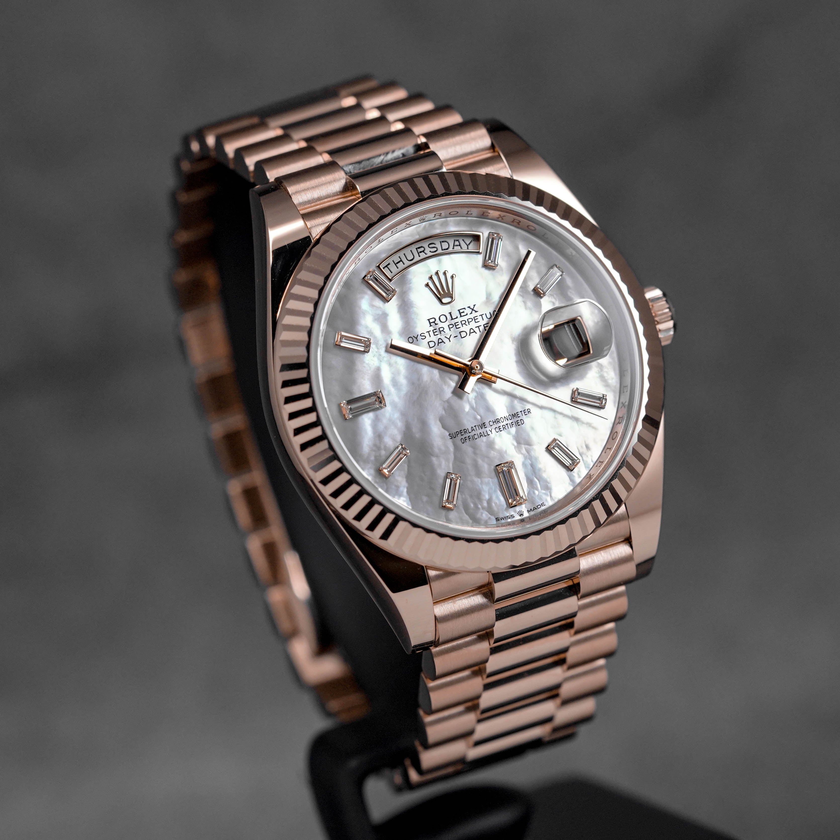 DAYDATE 40MM ROSEGOLD MOP DIAMOND BAGUETTE DIAL (2025)