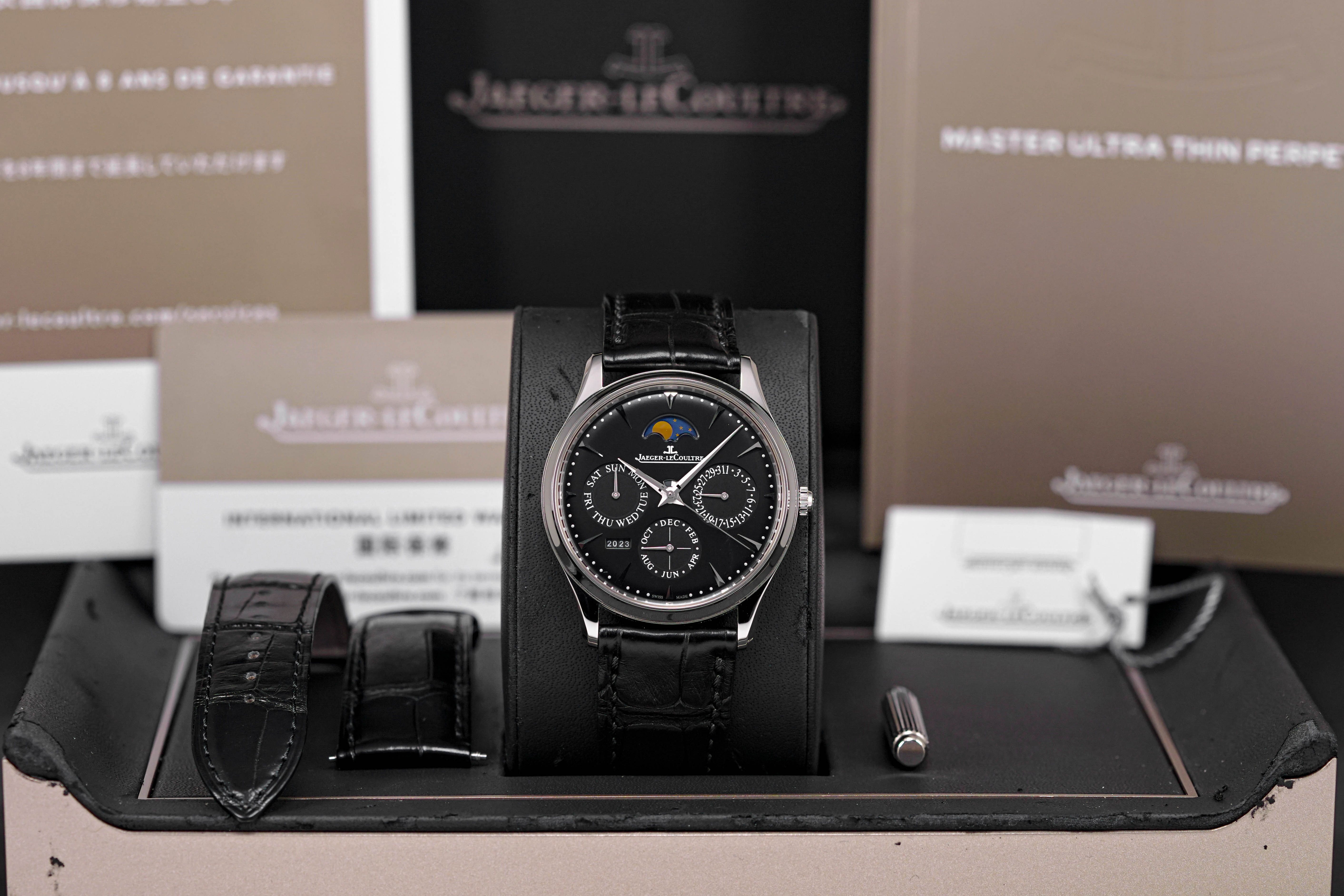 MASTER ULTRA THIN PERPETUAL CALENDAR (2022)