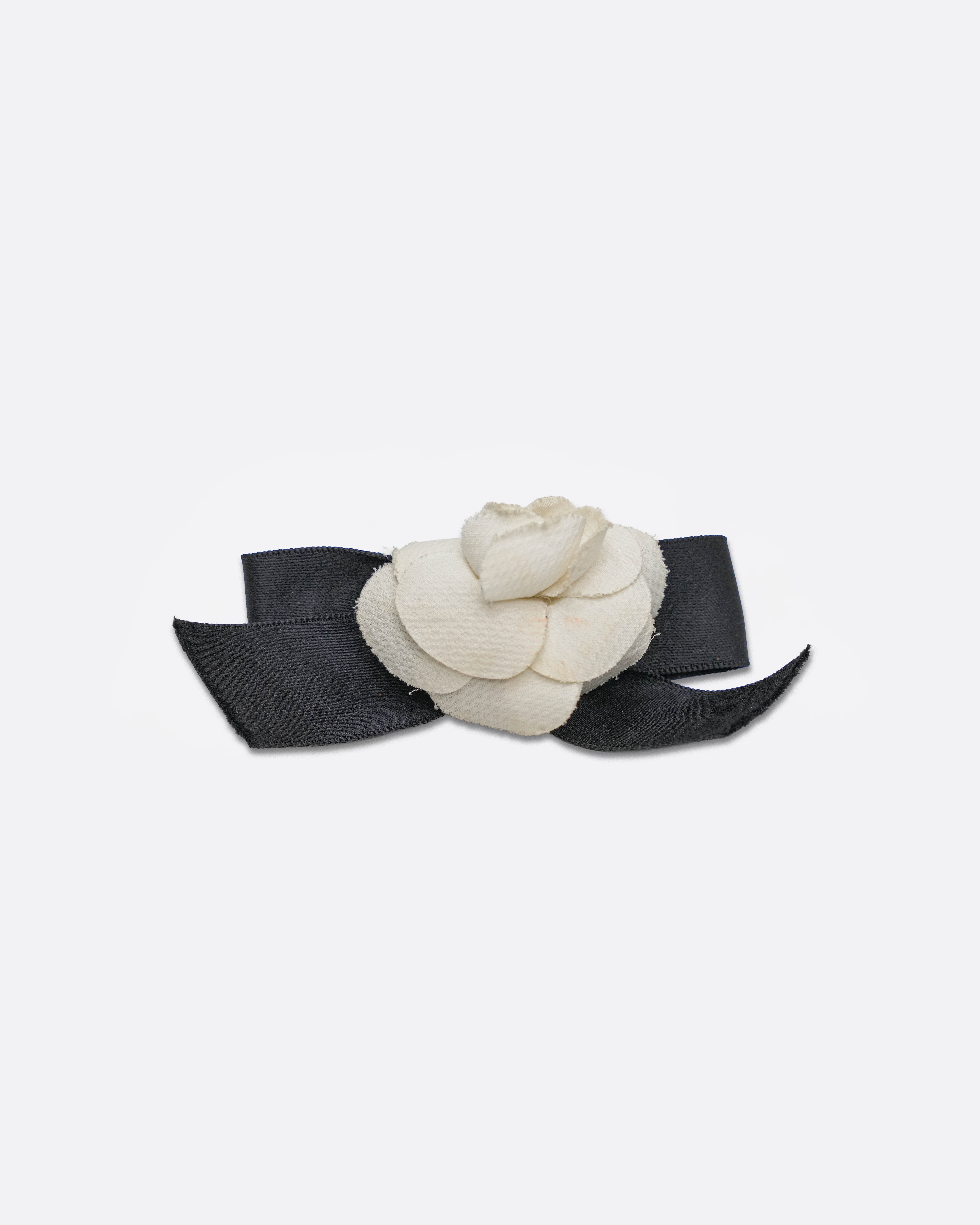 CAMELIA HAIR CLIP BLACK X WHITE