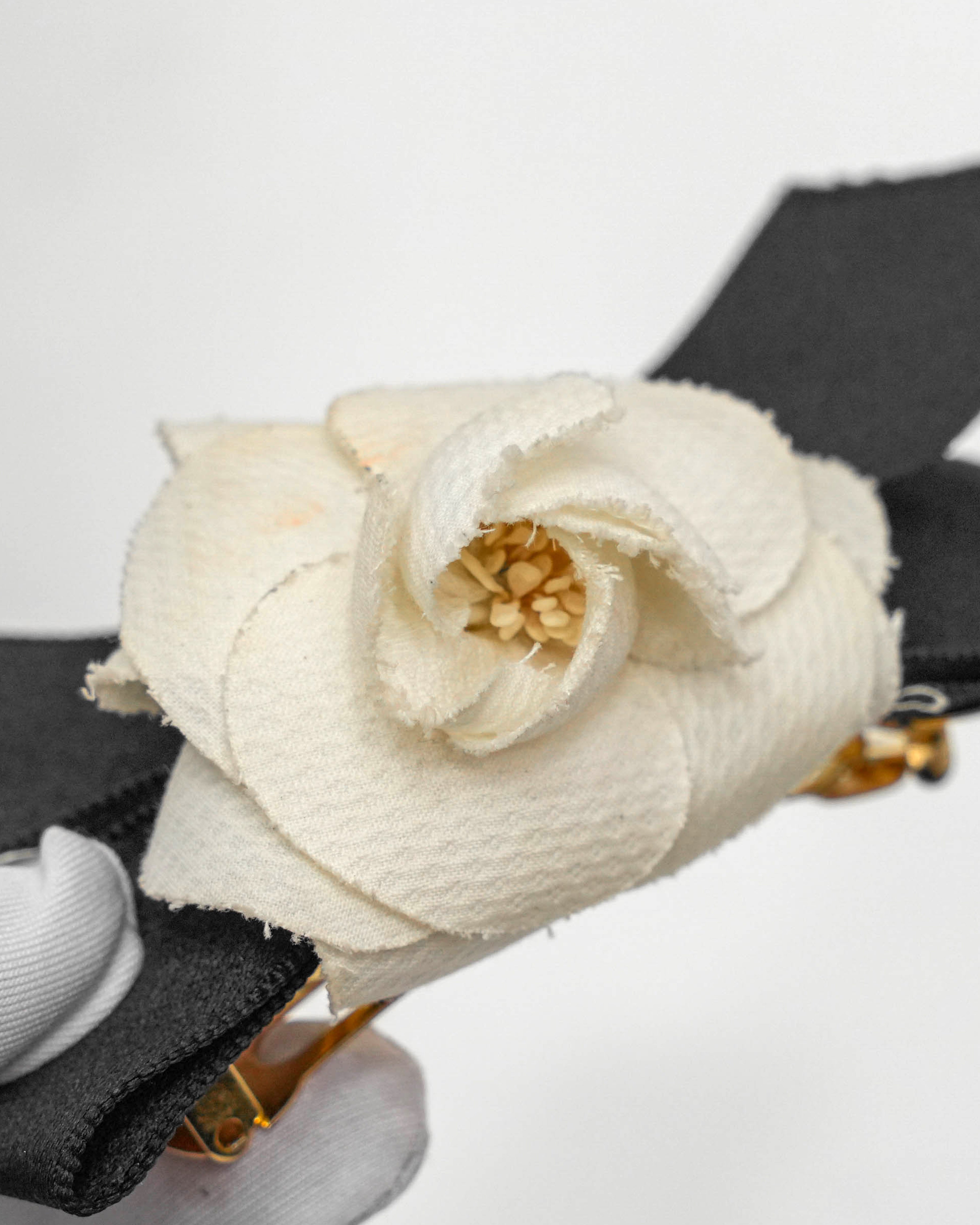 CAMELIA HAIR CLIP BLACK X WHITE