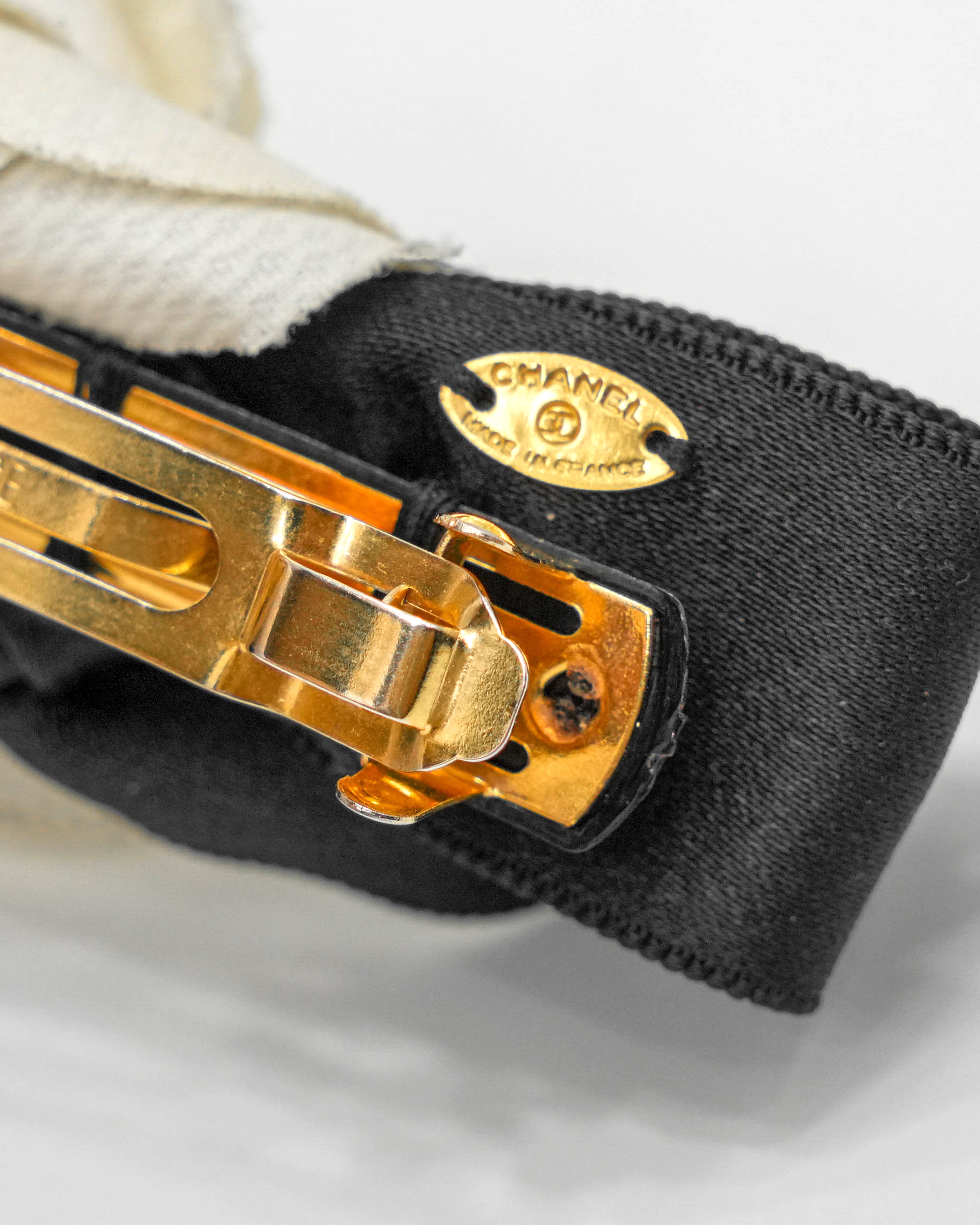 CAMELIA HAIR CLIP BLACK X WHITE