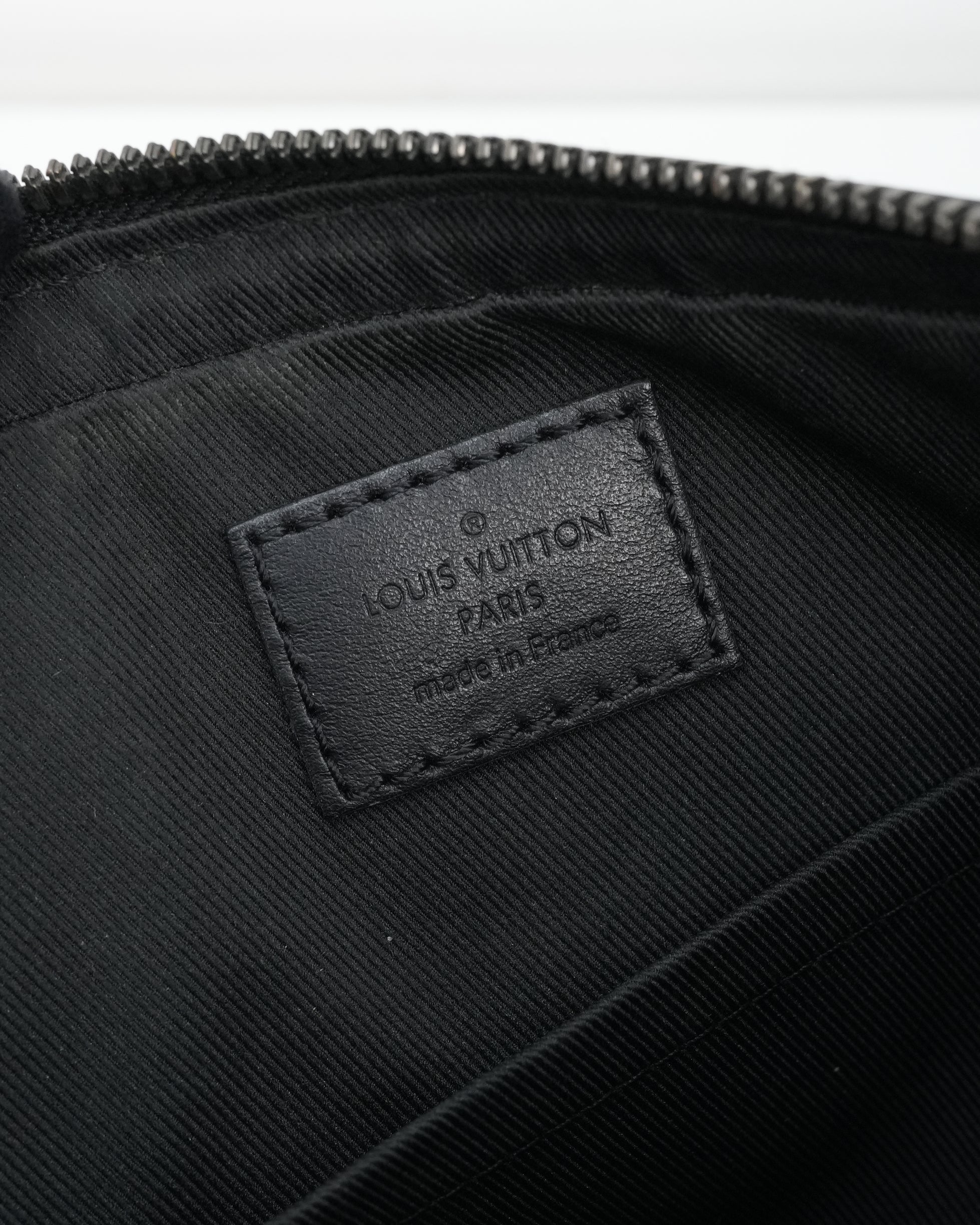 MONOGRAM ECLIPSE TRIO MESSENGER BLACK