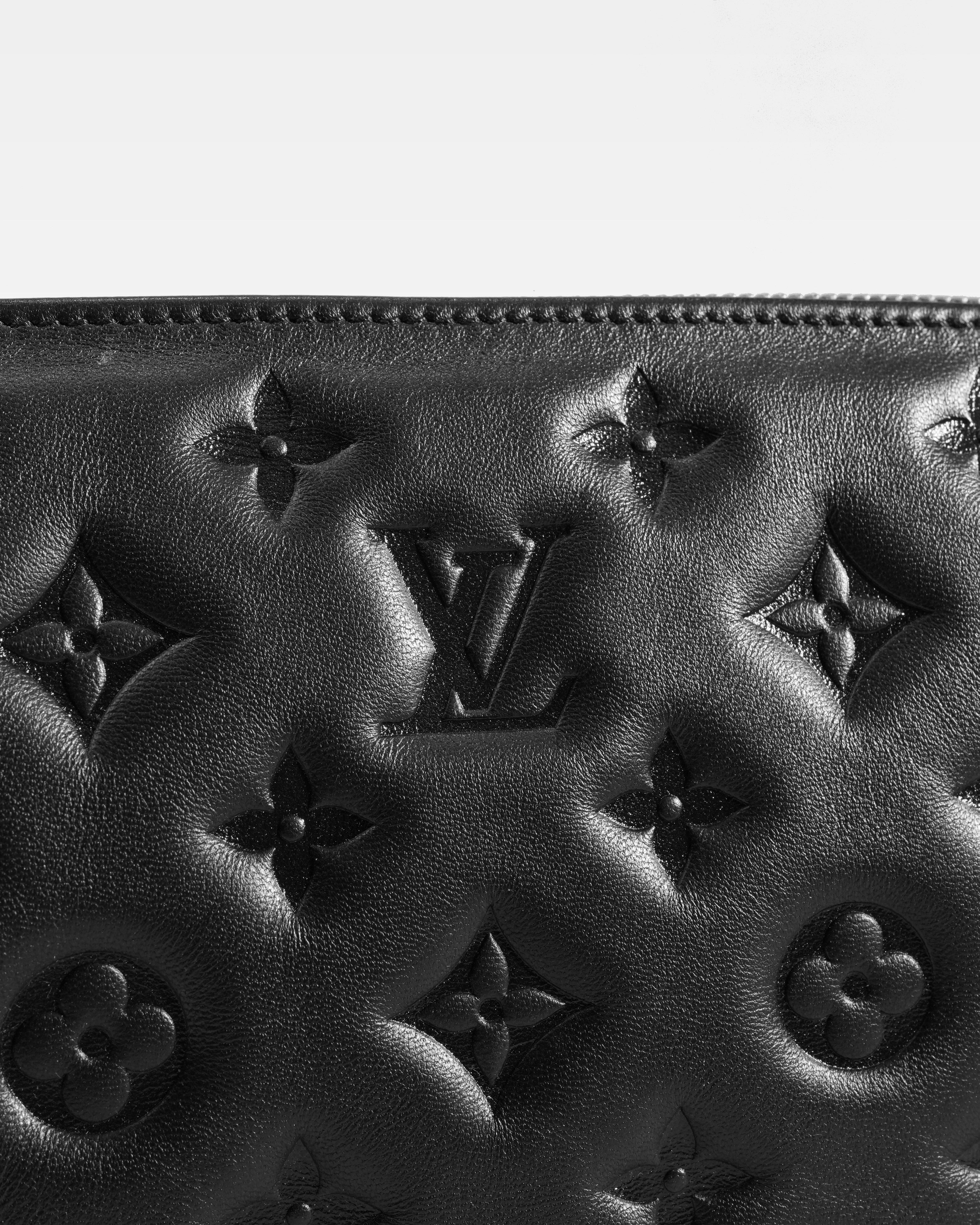 COUSSIN BB BLACK GHW CHIP SLING BAG