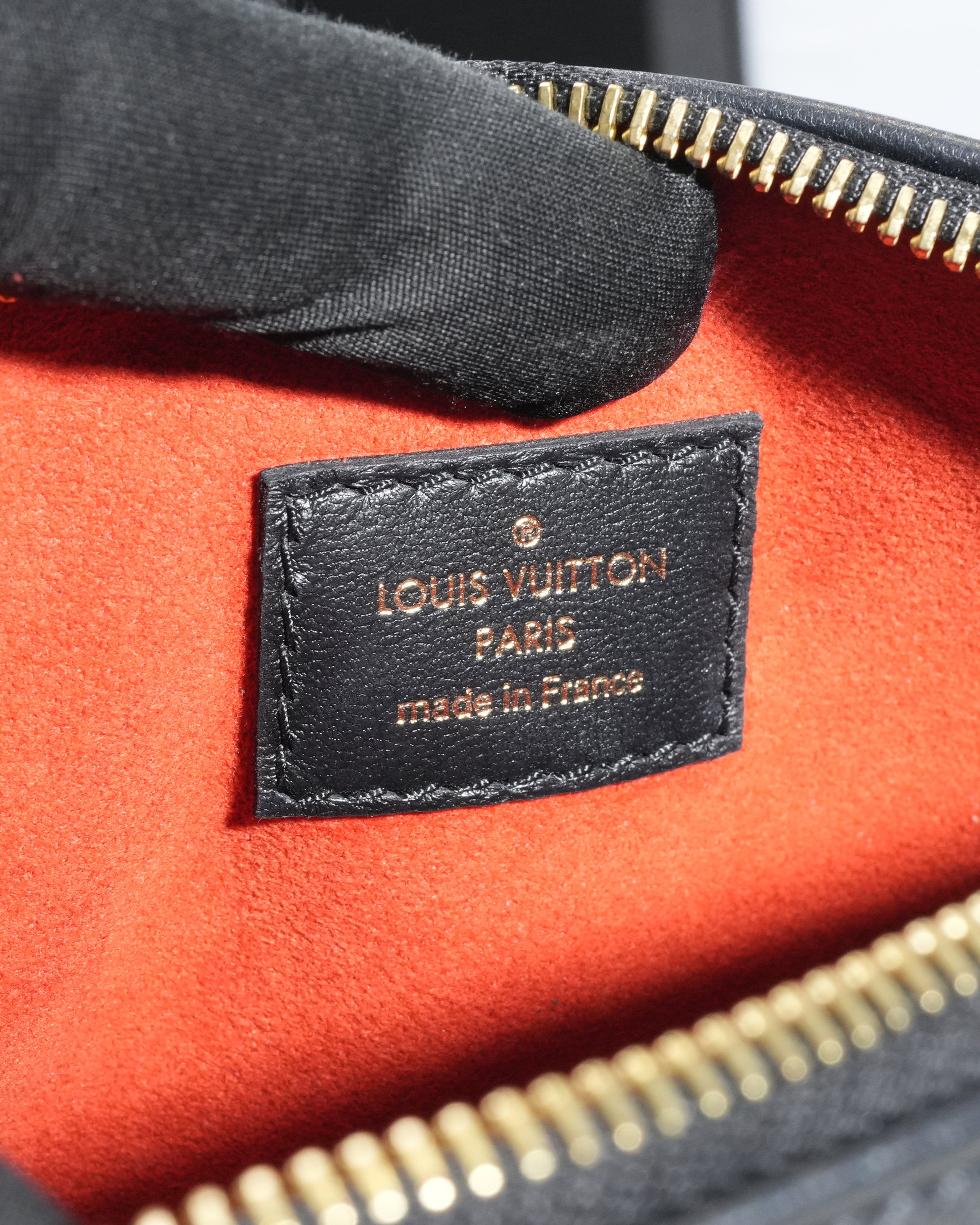 COUSSIN BB BLACK GHW CHIP SLING BAG