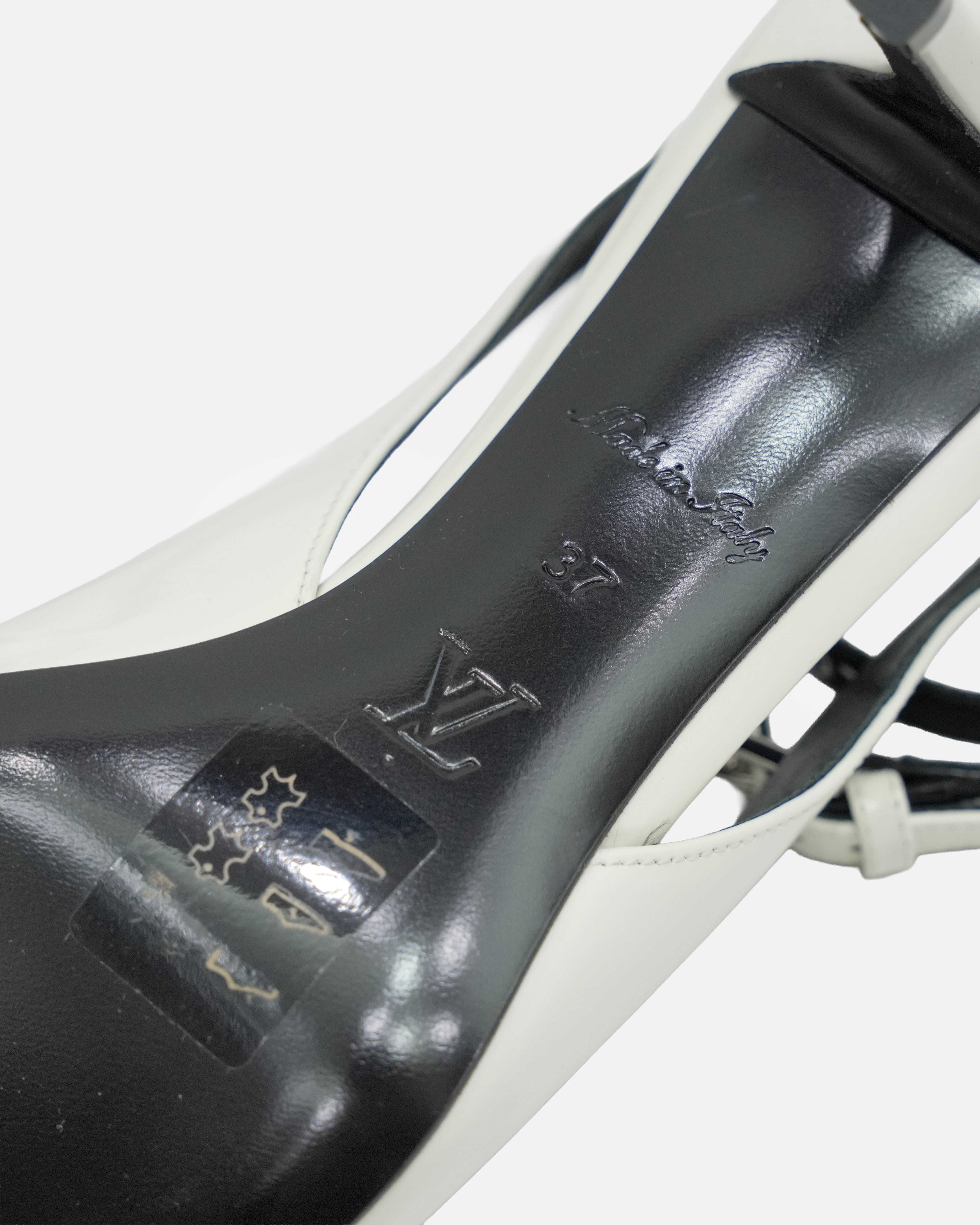 CALL BACK OPEN BACK PUMPS WHITE – SIZE 37