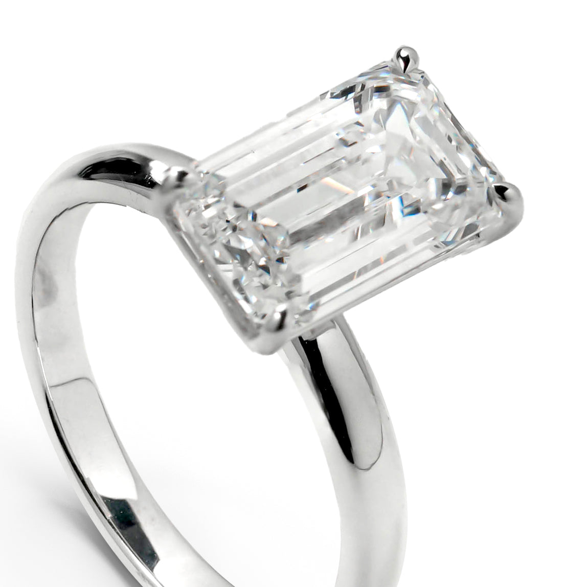 ELLEN WHITEGOLD RING 3CT EMERALD CUT LAB DIAMOND