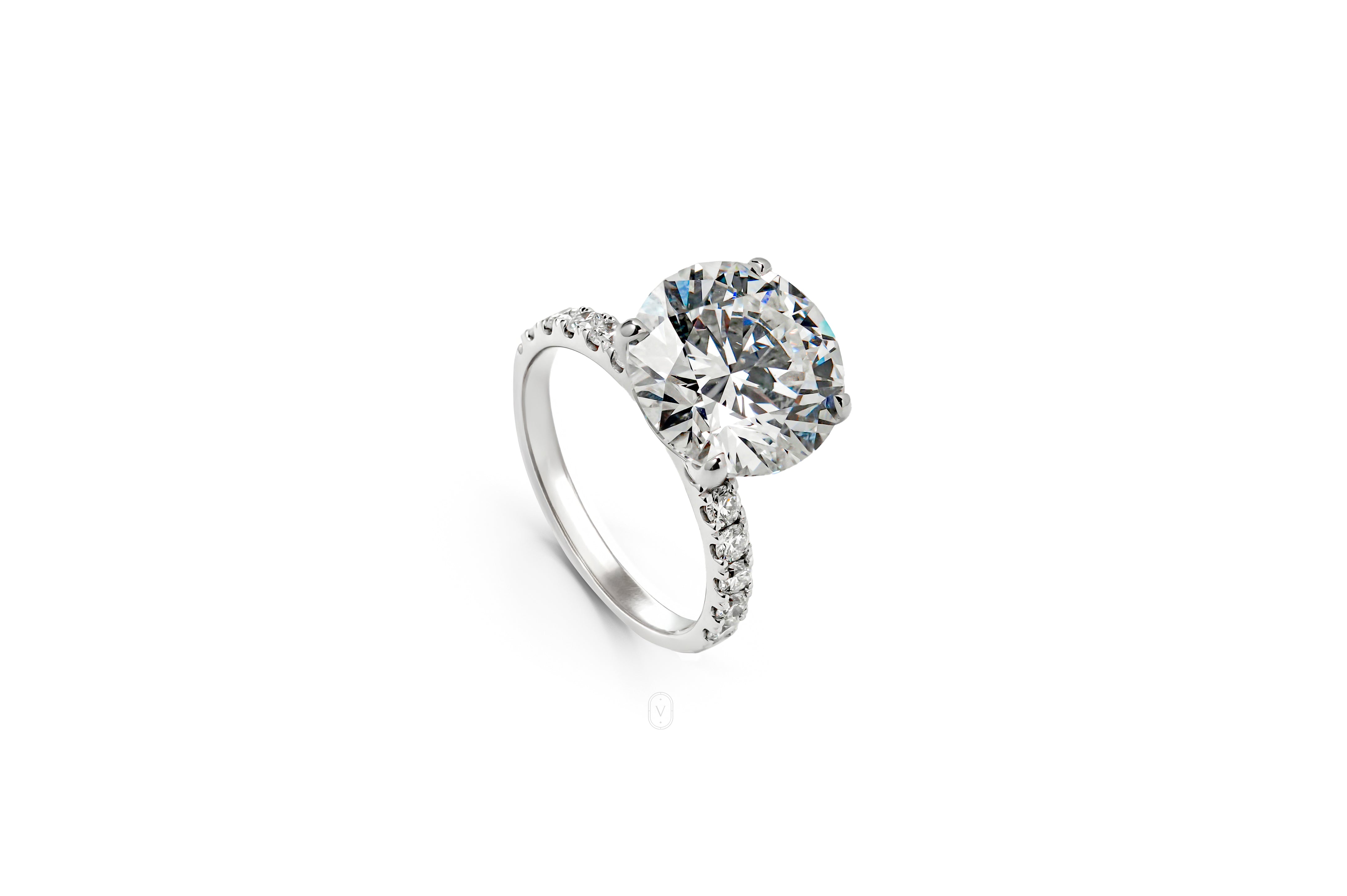 IRIS WHITEGOLD RING 6CT ROUND CUT LAB DIAMOND