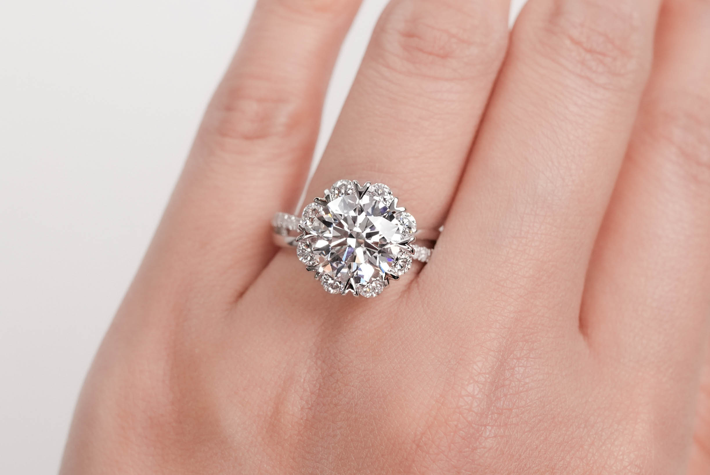 Harga Lab Grown Diamond Split Shank Ring Round