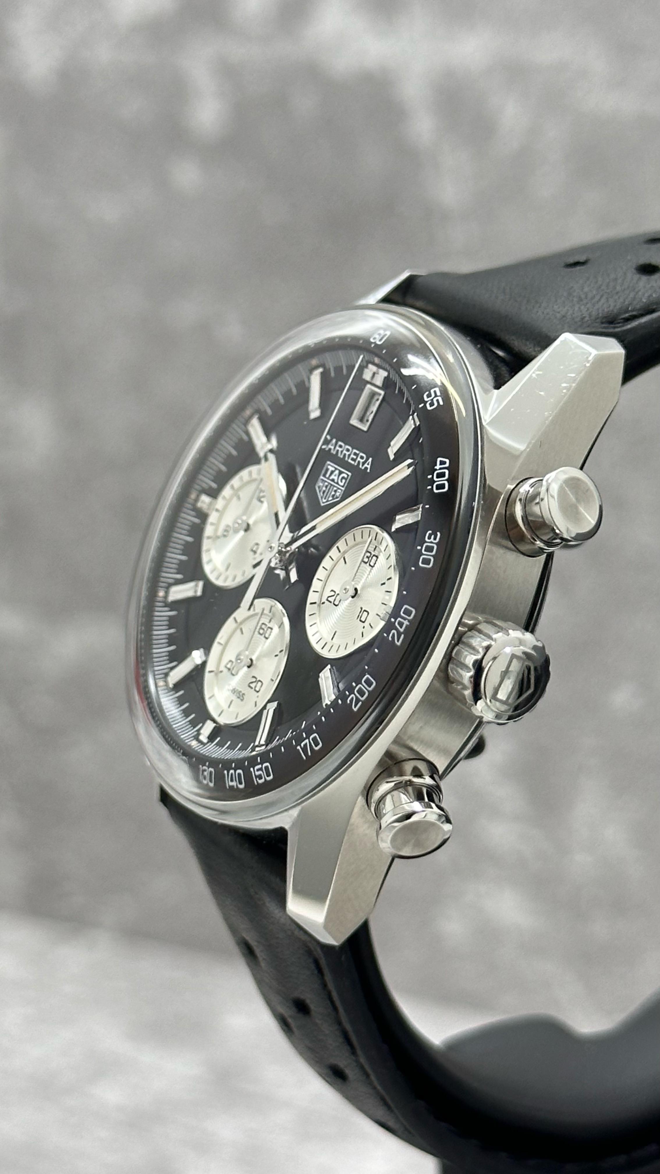 CARRERA CHRONOGRAPH REVERSE PANDA DIAL (2023)