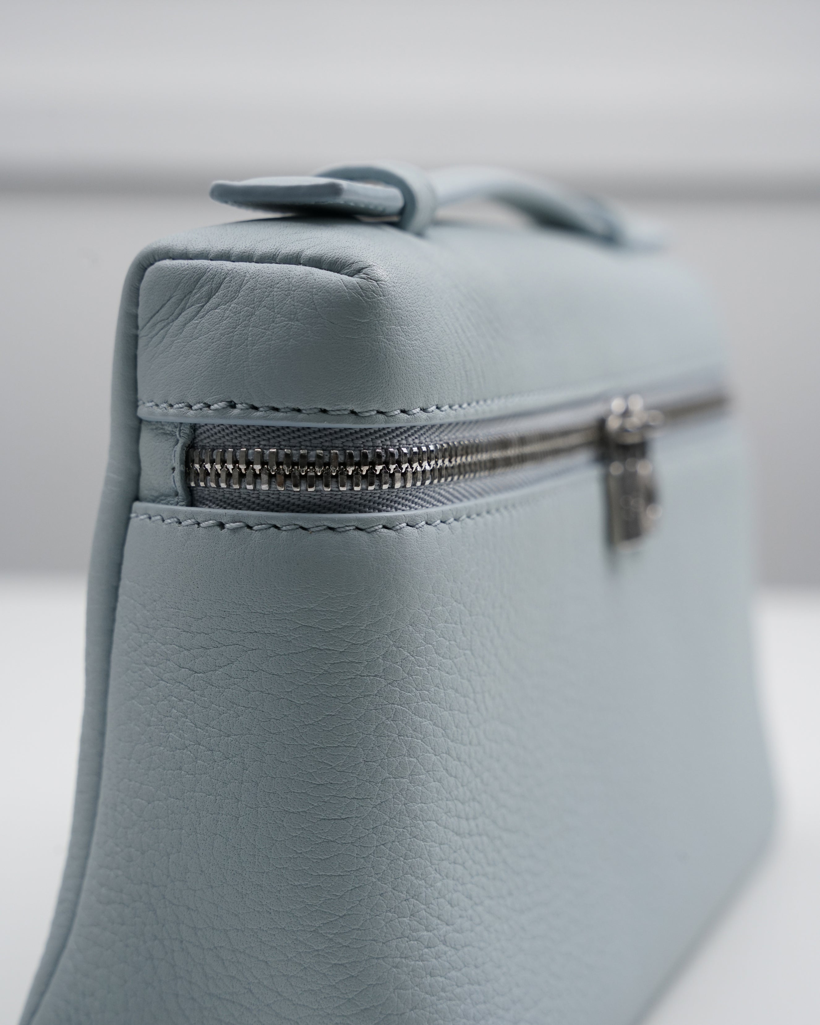 EXTRA POCKET L19 HAMMERED CALFSKIN MINTY BREEZE
