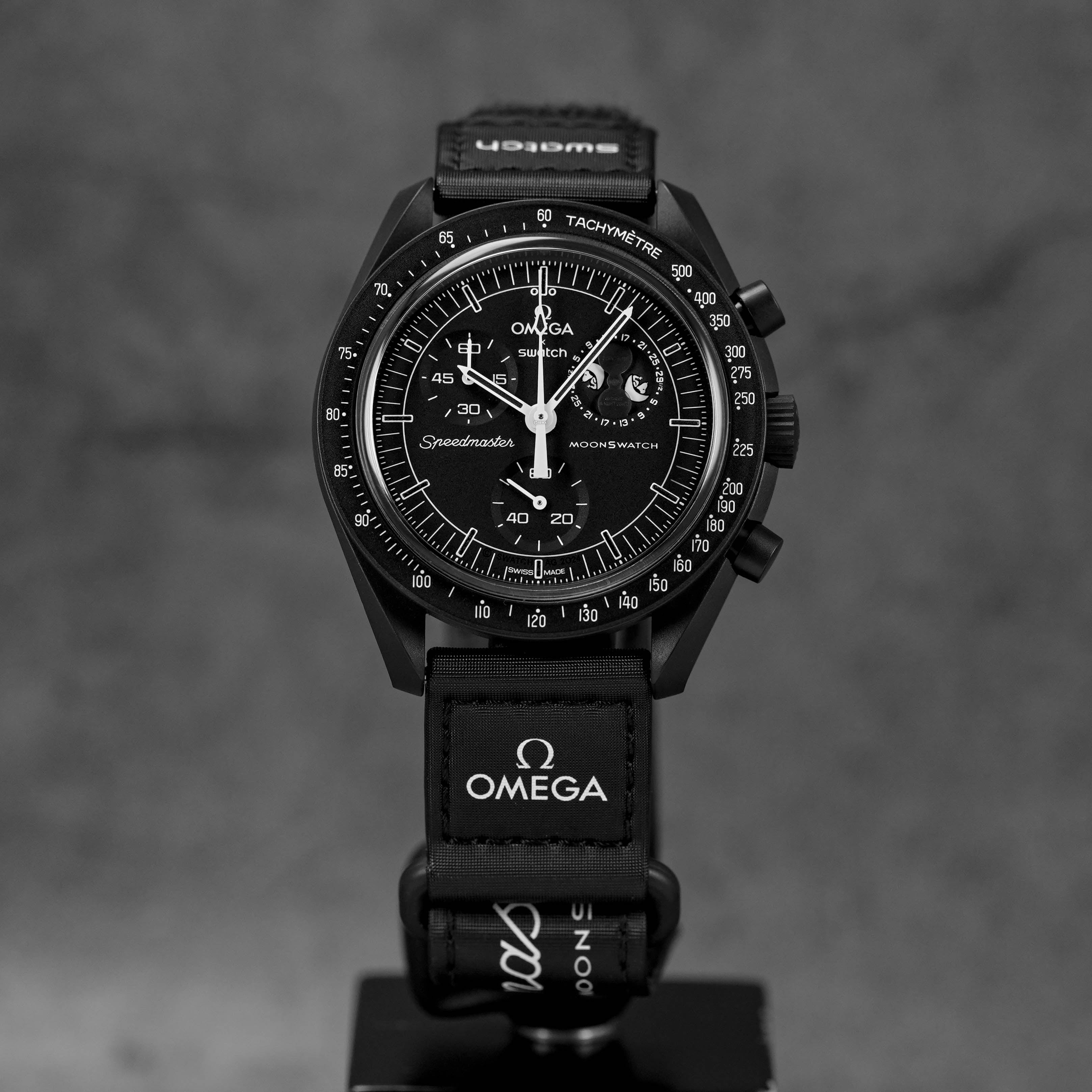 Harga Moonswatch Snoopy Black
