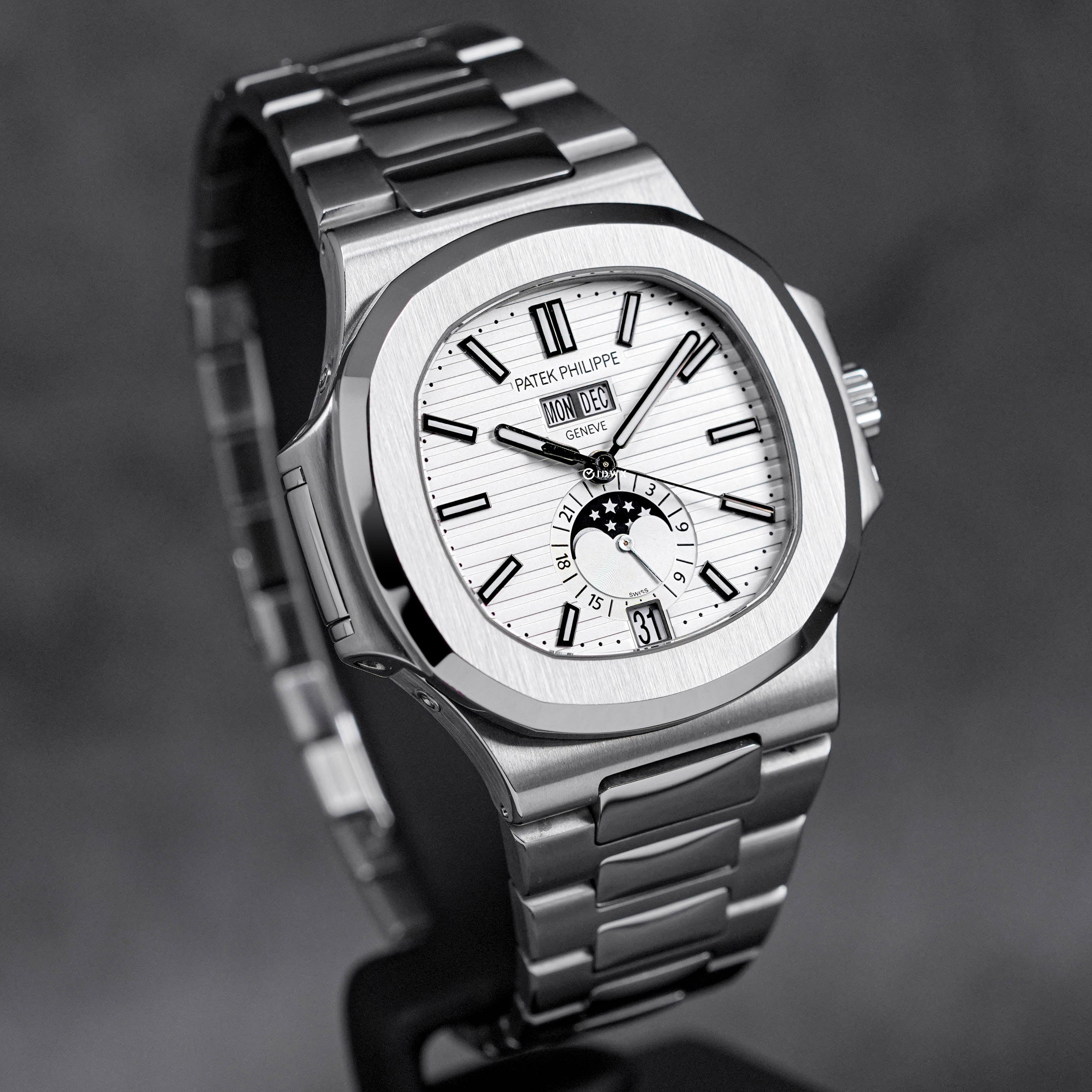 Harga Patek Philippe Nautilus 5726/1A-010