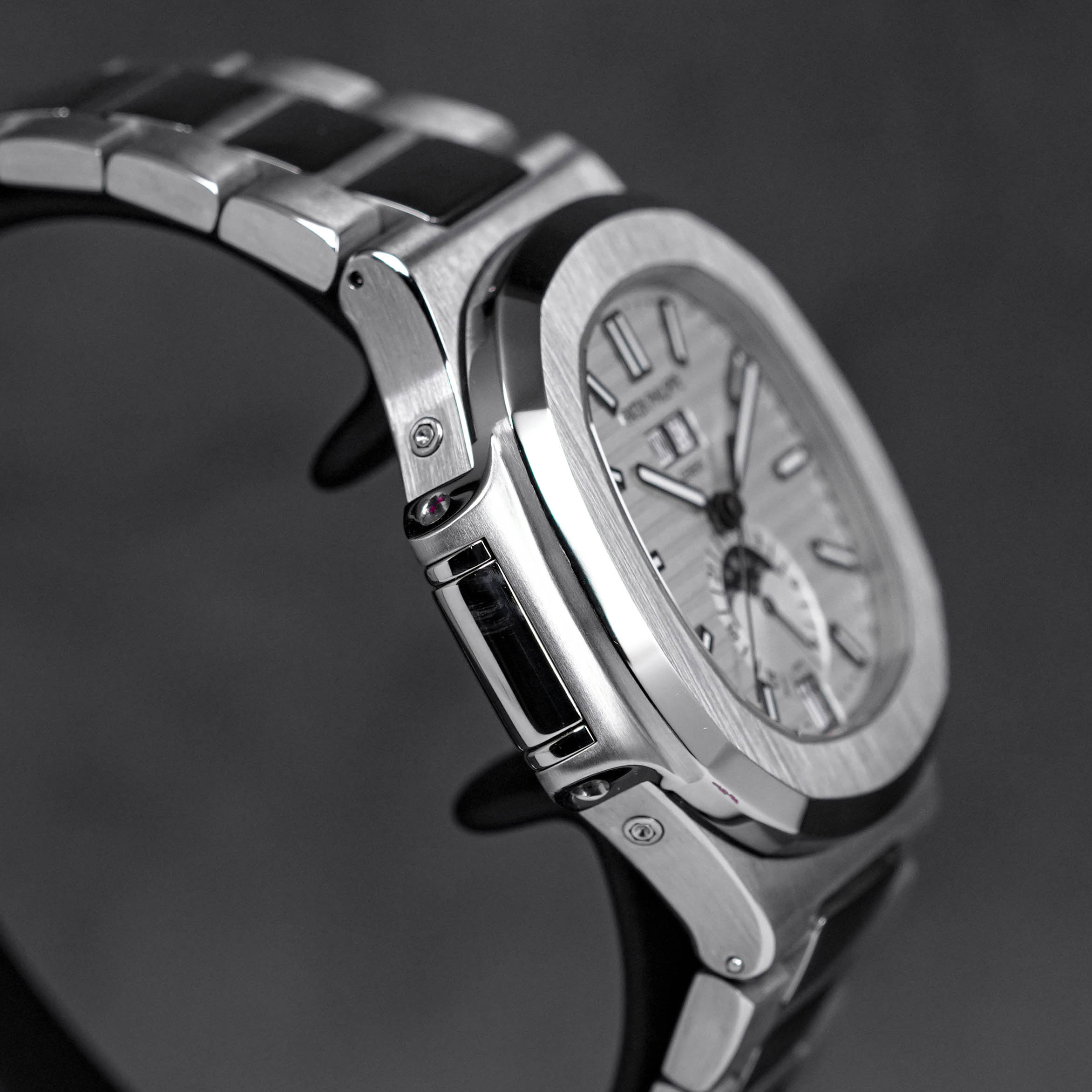 Harga Patek Philippe Nautilus 5726/1A-010