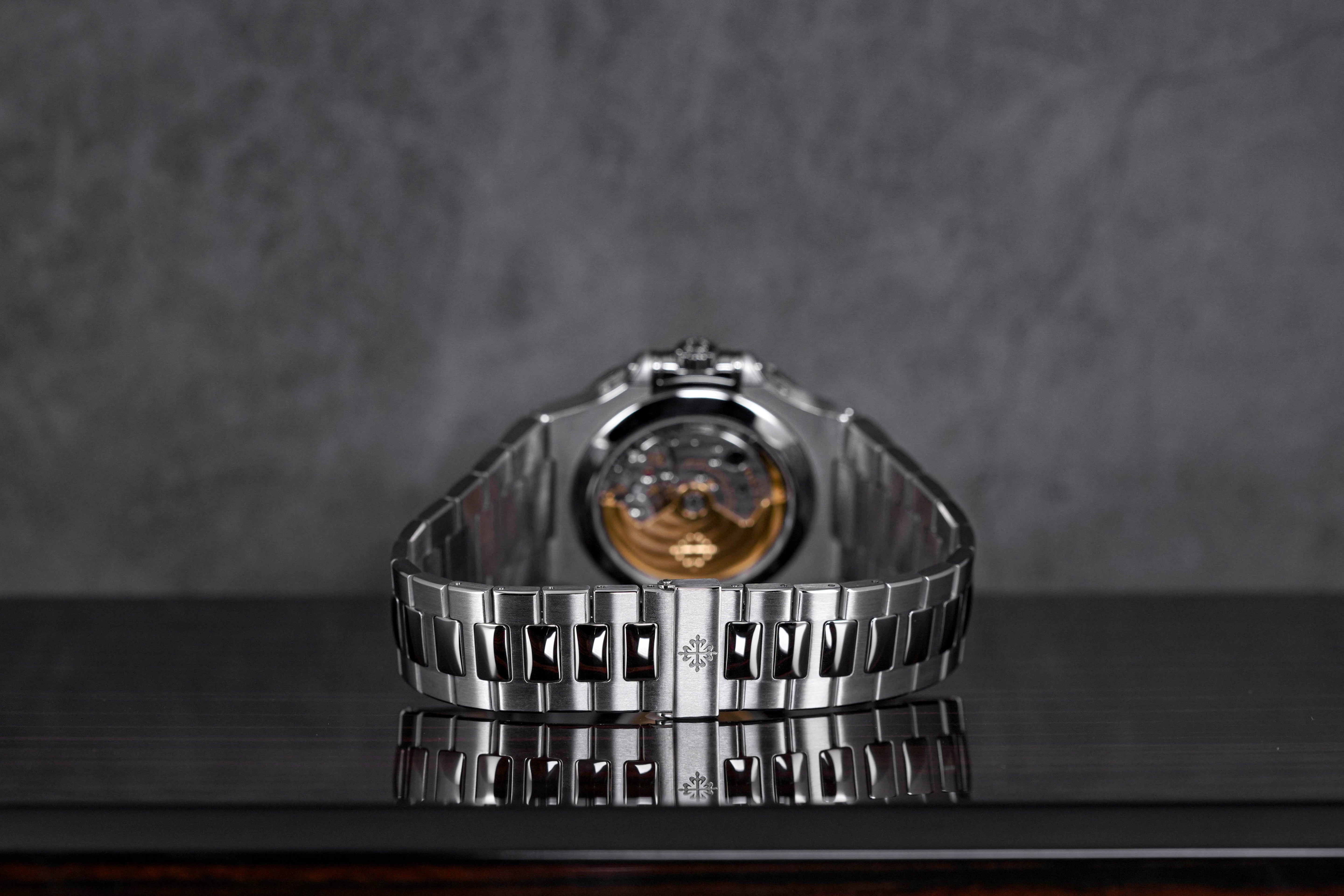 Harga Patek Philippe Nautilus 5726/1A-010