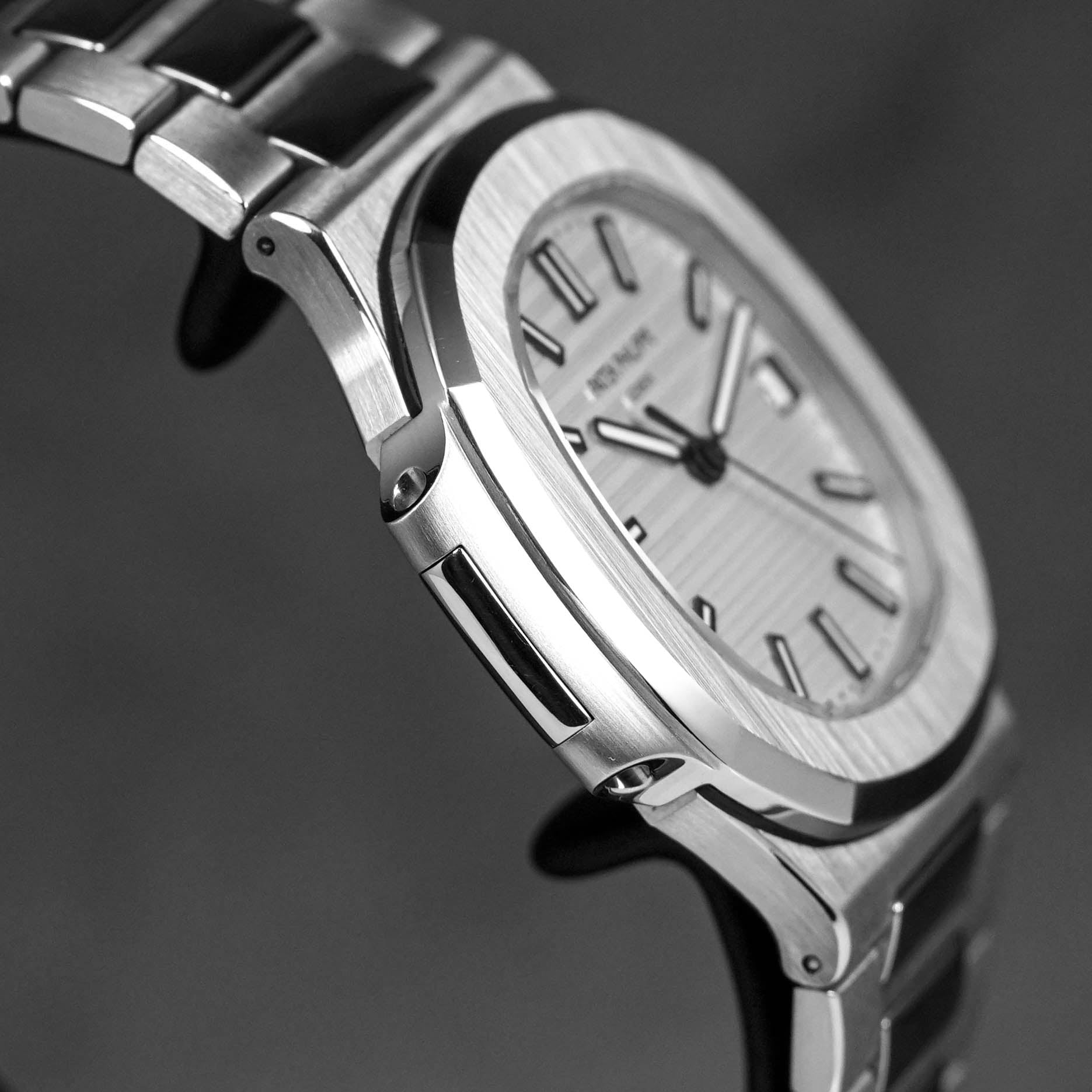 Nautilus 5711/1A White