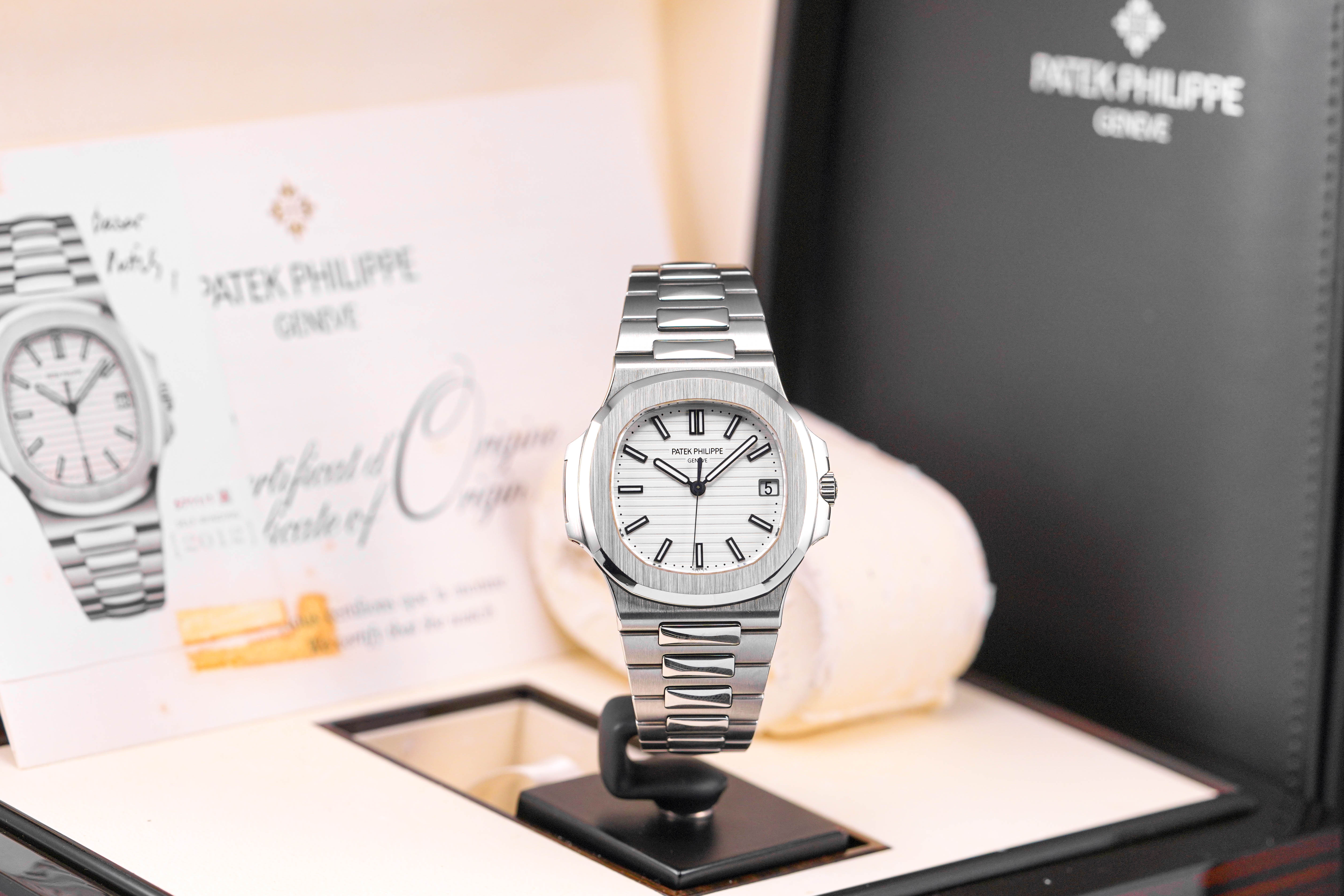 Nautilus 5711/1A White