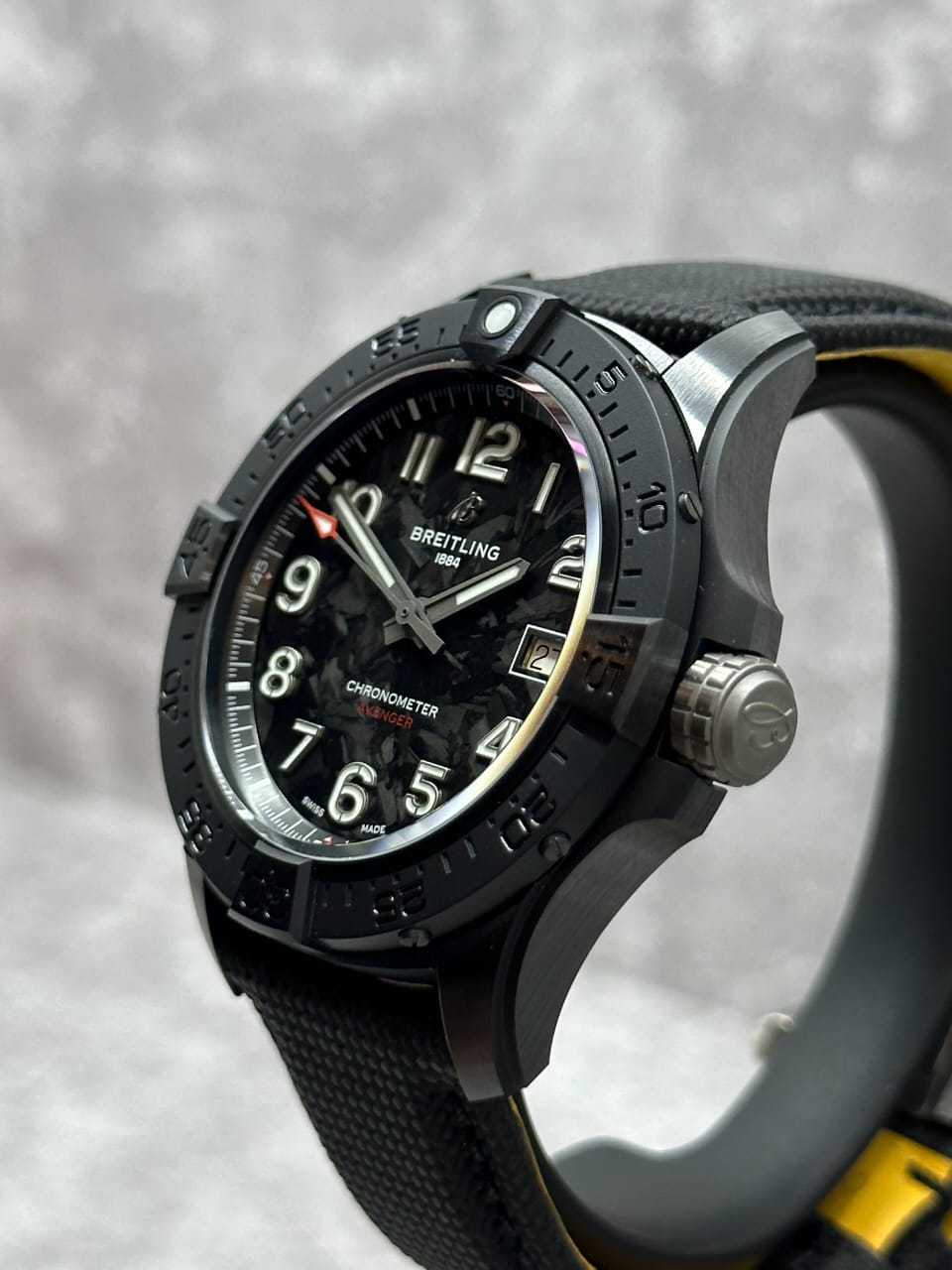 AVENGER 42 NIGHT MISSION CERAMIC BLACK MILITARY UNIFORM SHADES DIAL (2025)