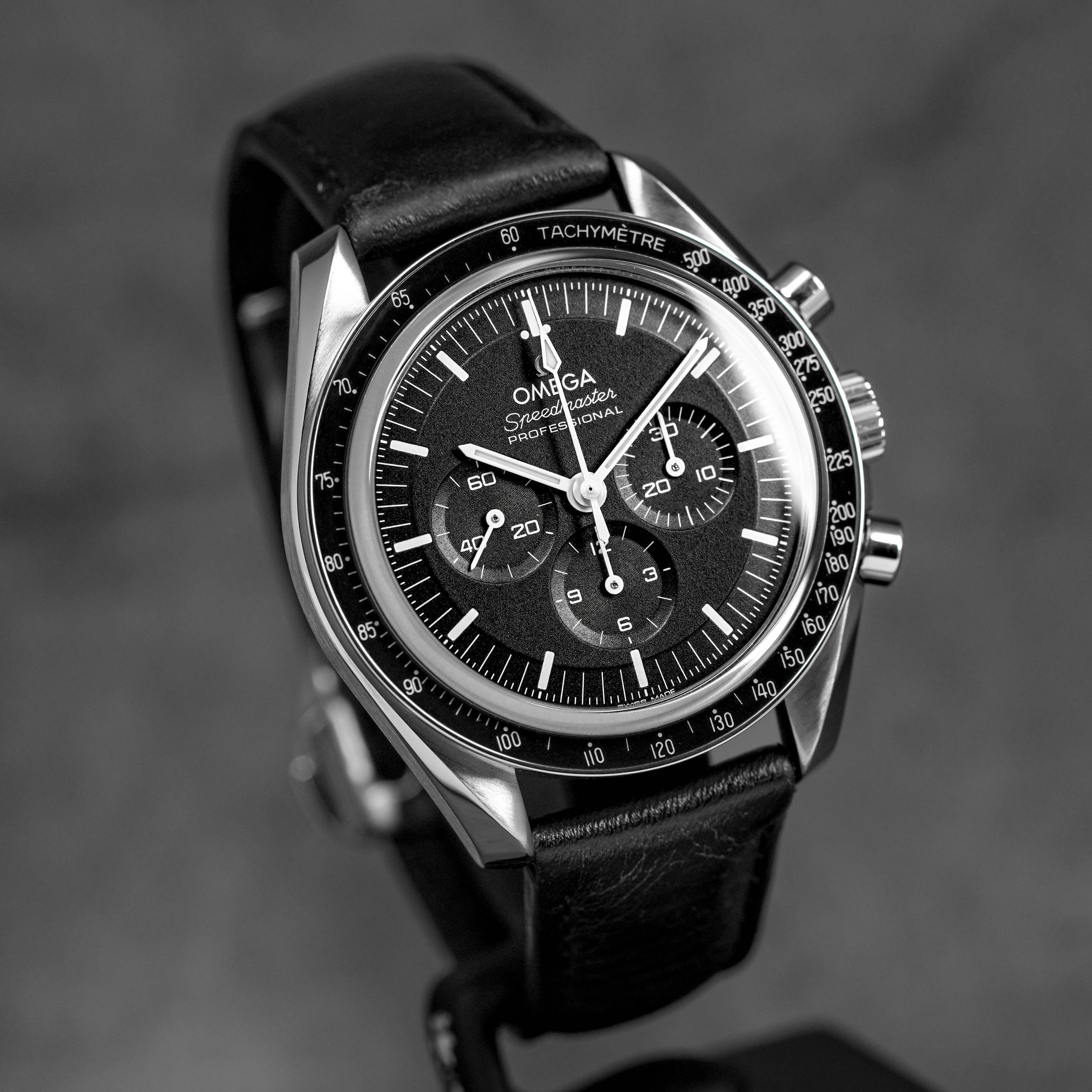 SPEEDMASTER MOONWATCH SAPPHIRE LEATHER STRAP (2021)