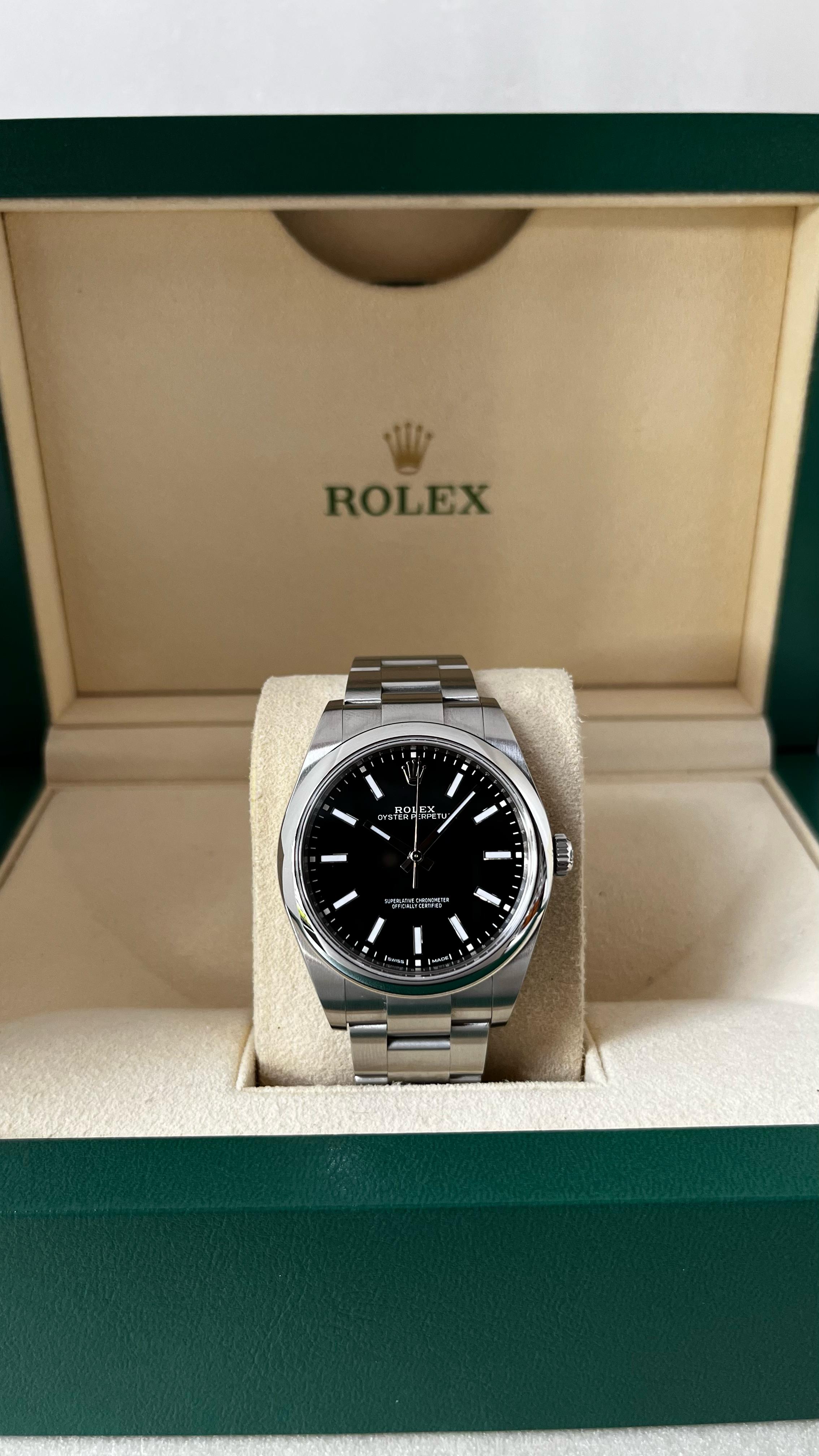 OYSTER PERPETUAL 39MM BLACK DIAL (2019)