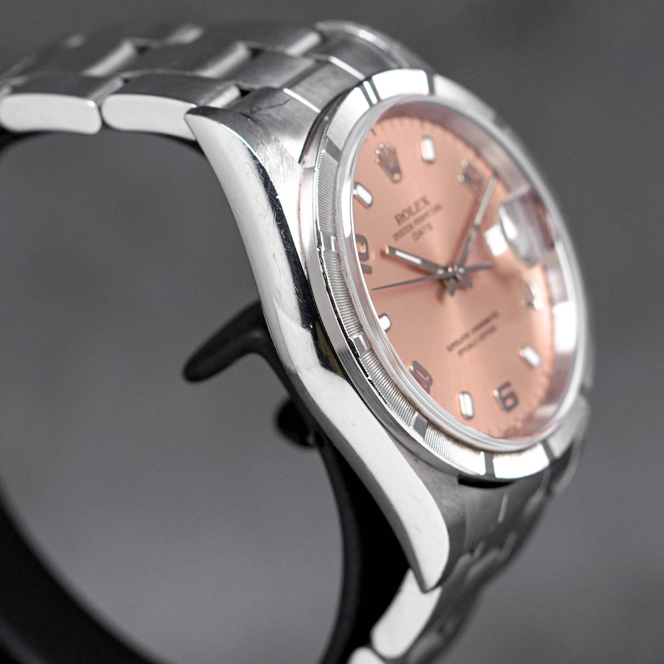 OYSTER PERPETUAL DATE 34MM 15210 ENGINE-TURNED BEZEL SALMON DIAL 'P SERIES' (WATCH ONLY-CIRCA 2000)
