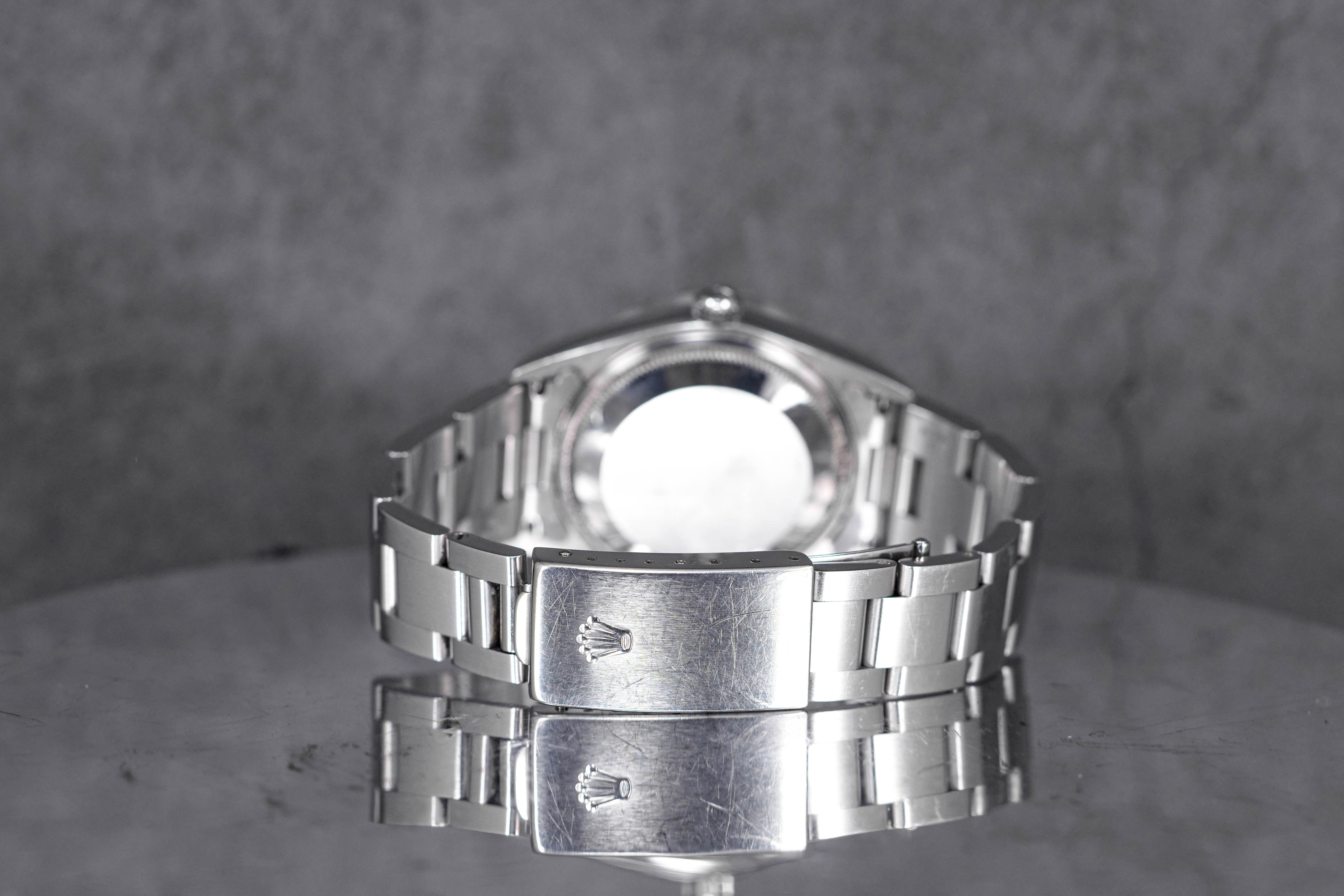 OYSTER PERPETUAL DATE 34MM 15210 ENGINE-TURNED BEZEL SALMON DIAL 'P SERIES' (WATCH ONLY-CIRCA 2000)