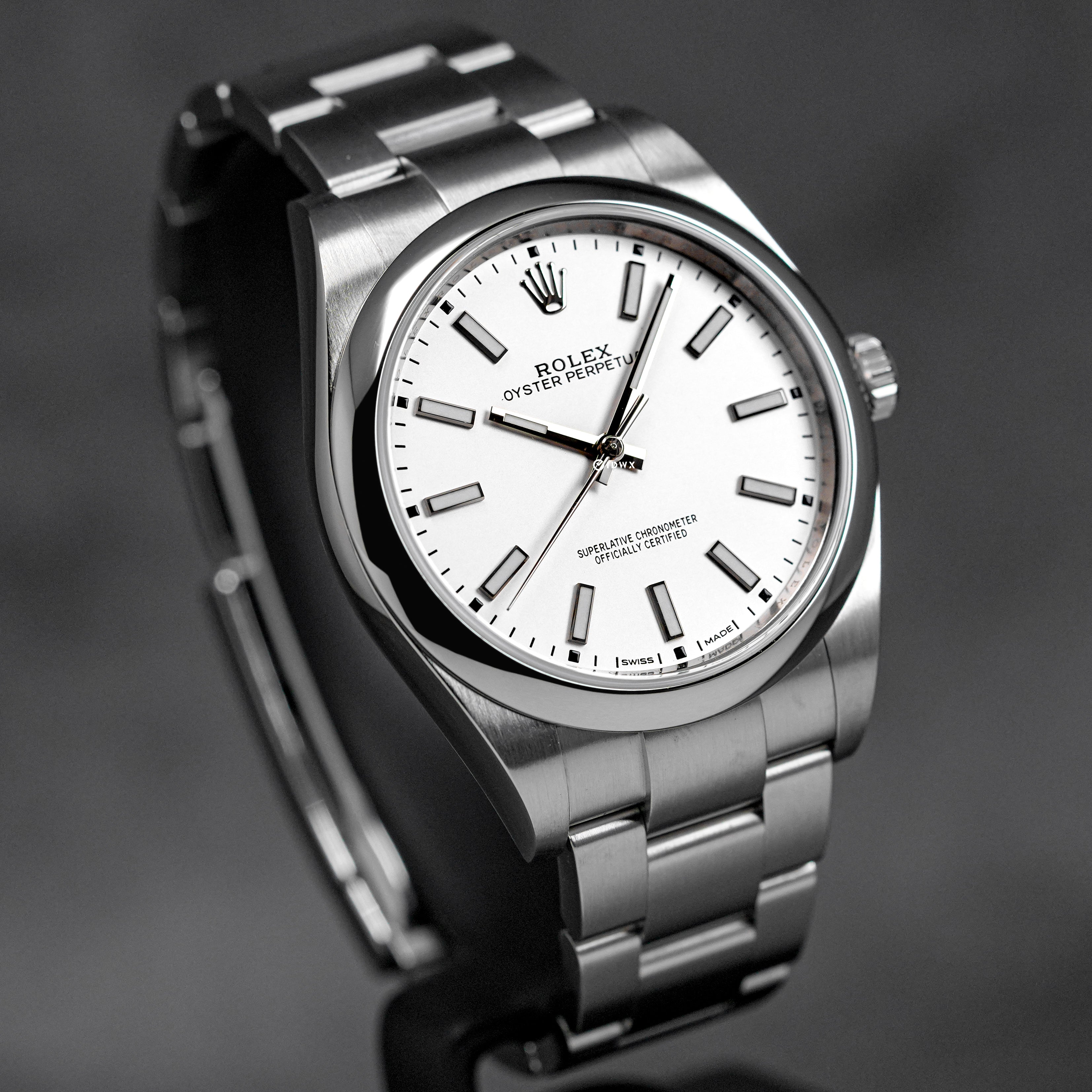 OYSTER PERPETUAL 39MM WHITE DIAL (2018)