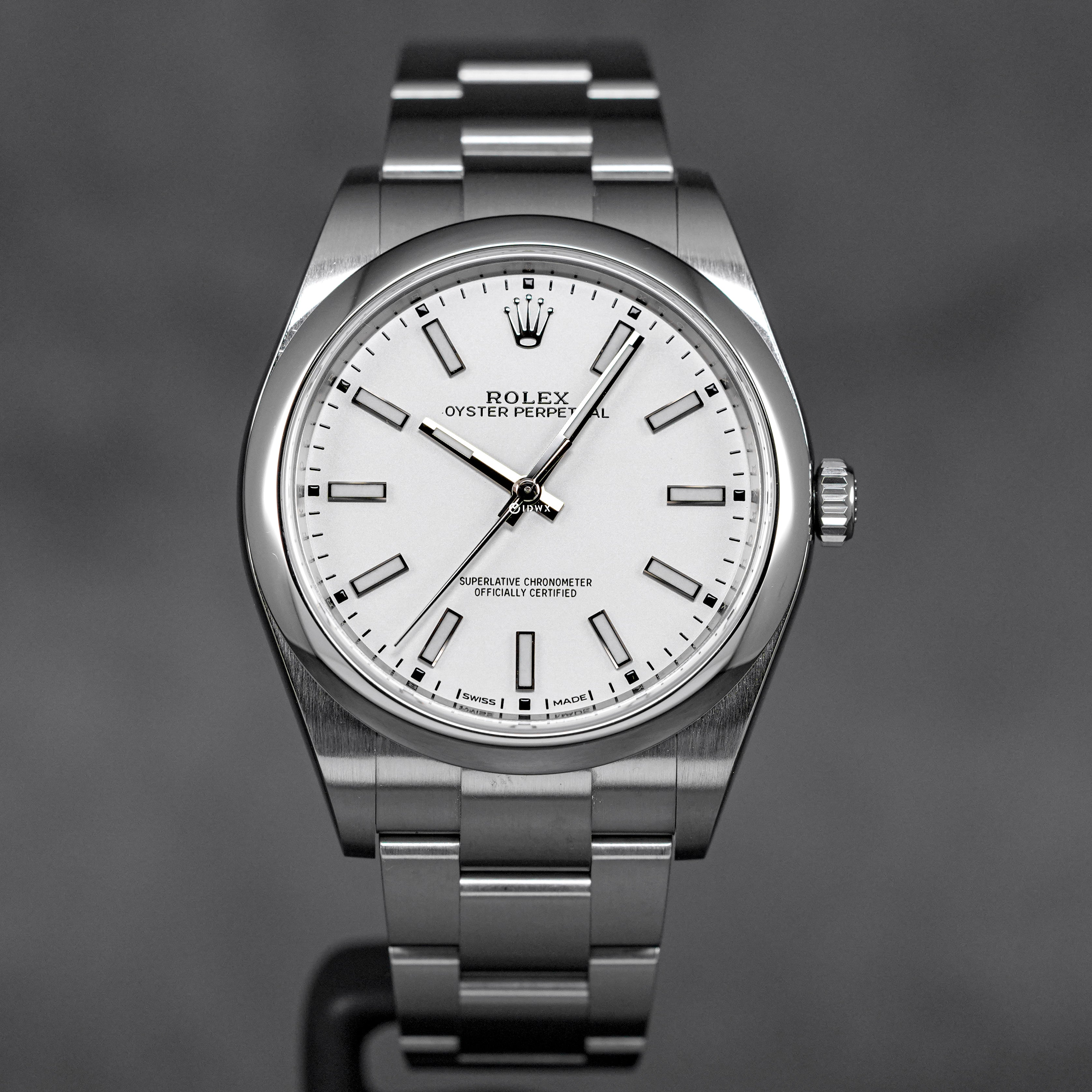 OYSTER PERPETUAL 39MM WHITE DIAL (2018)