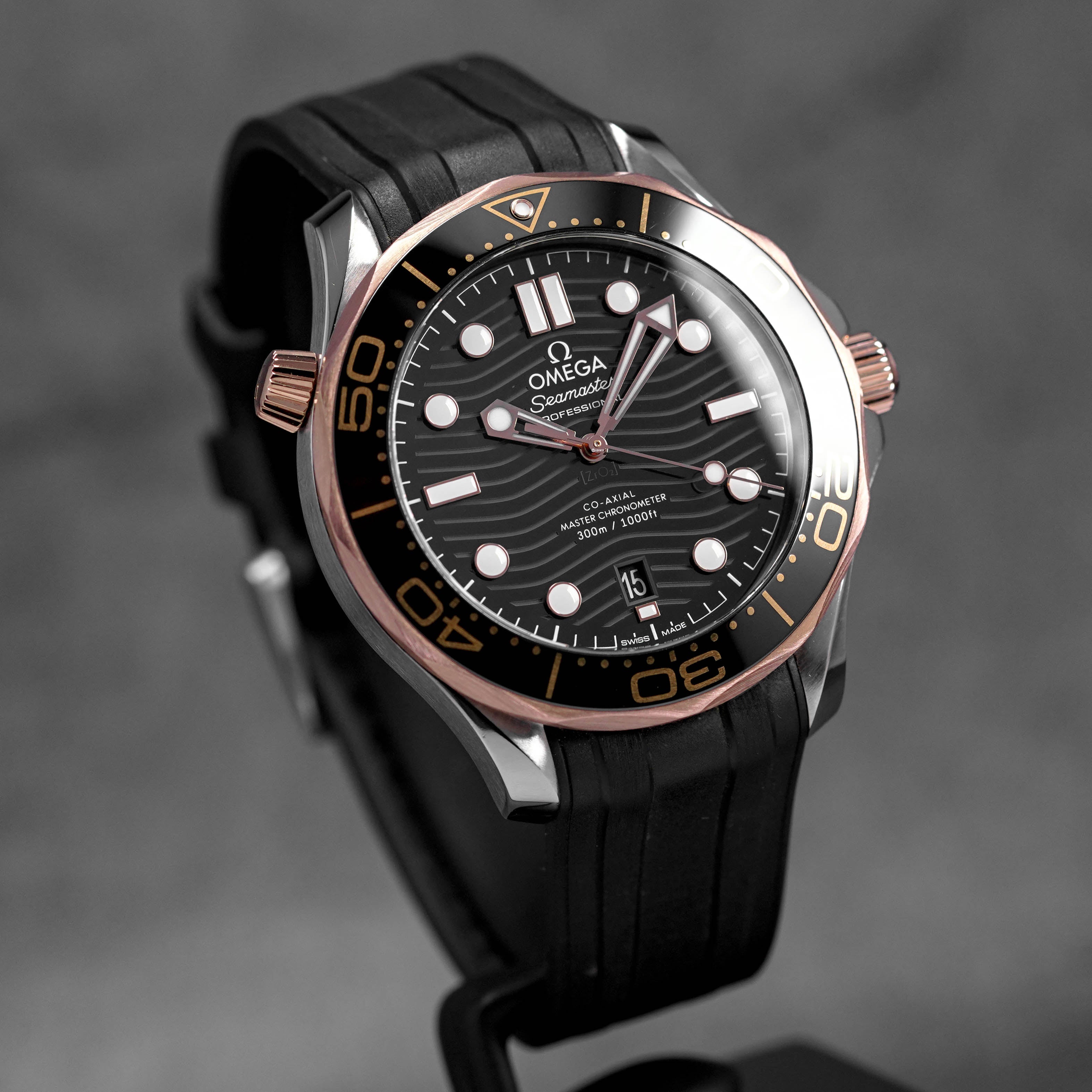 Harga Omega Seamaster Sedna Gold Black