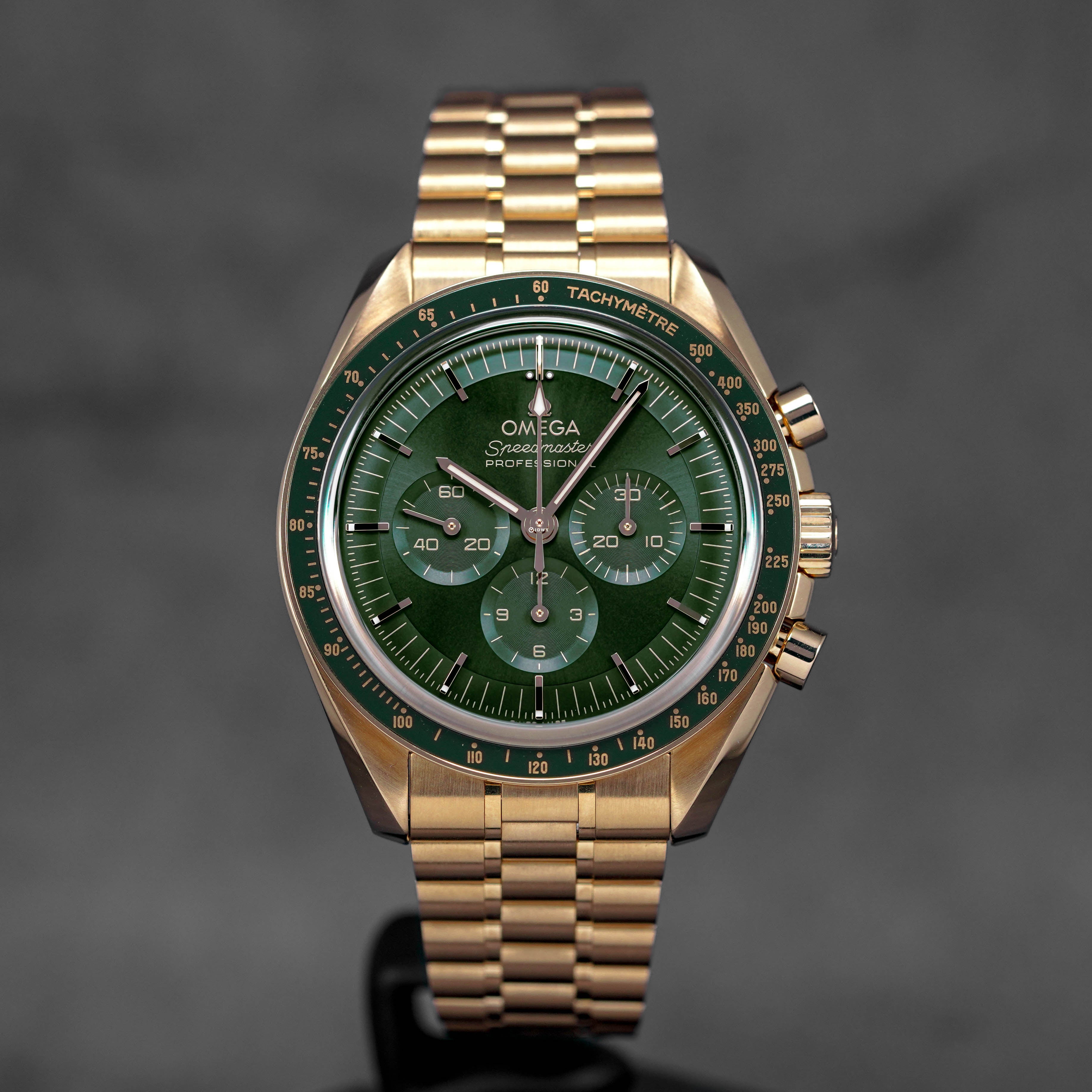 Harga Omega Speedmaster Moonwatch Moonshine Green