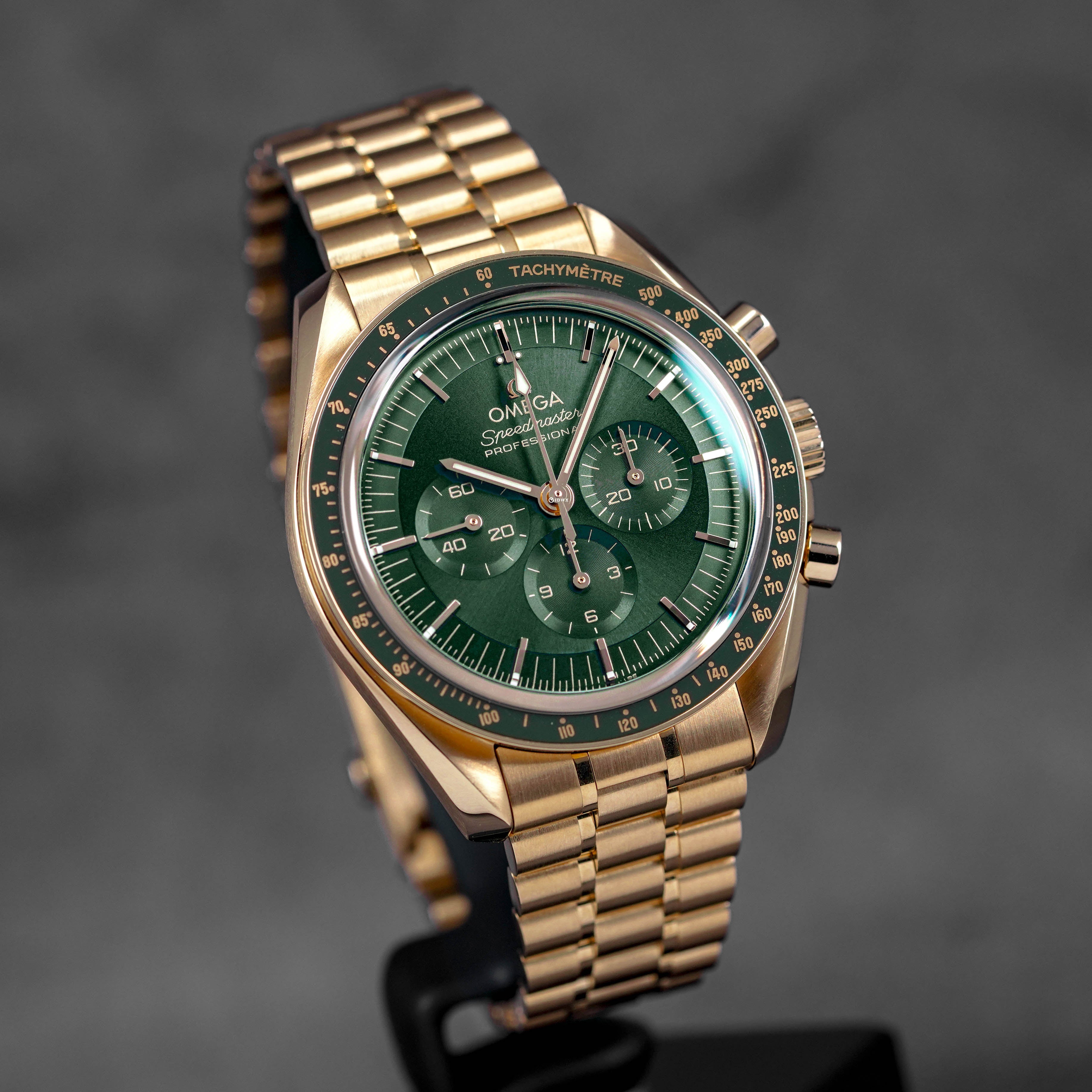 Harga Omega Speedmaster Moonwatch Moonshine Green