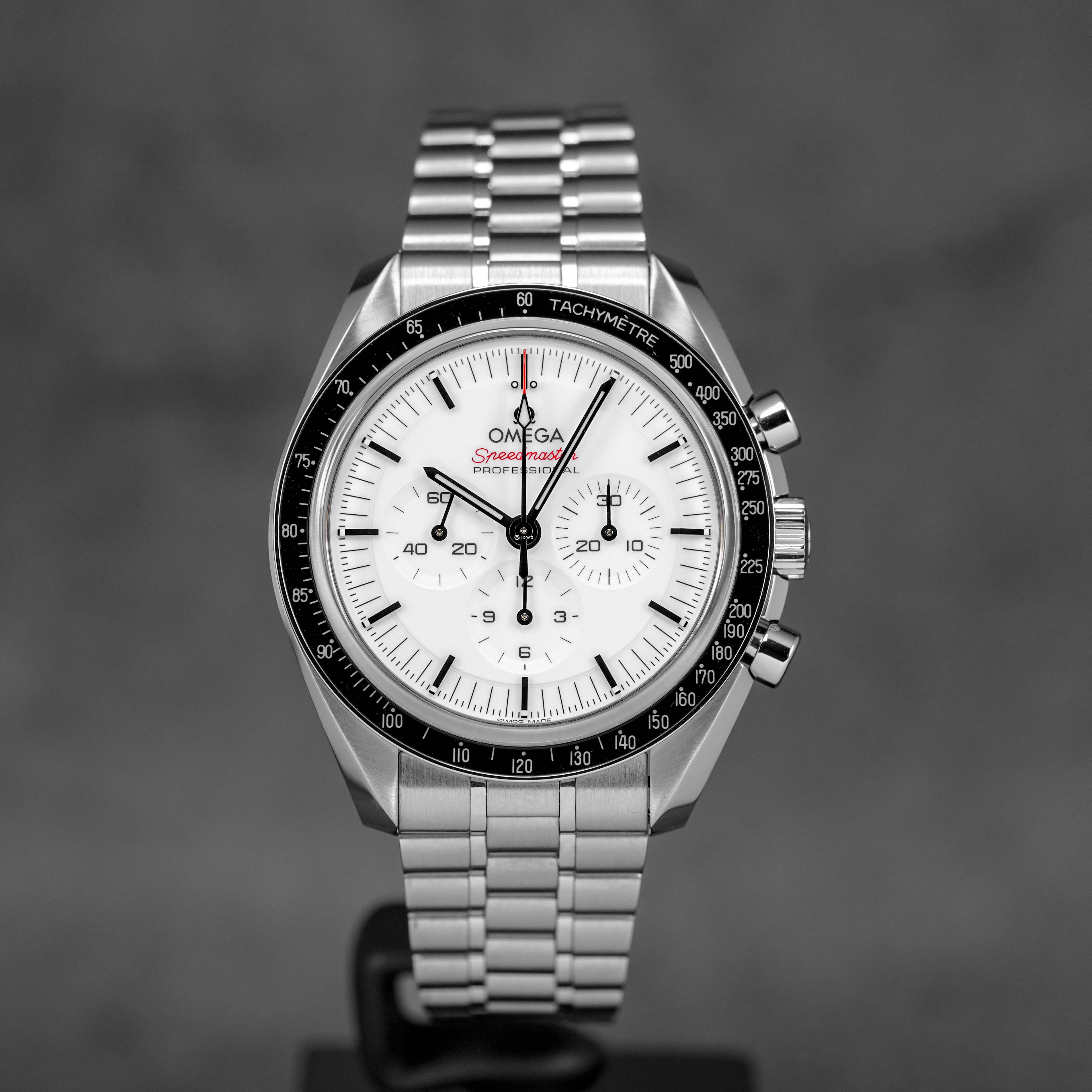 Harga Omega Speedmaster Moonwatch Sapphire White