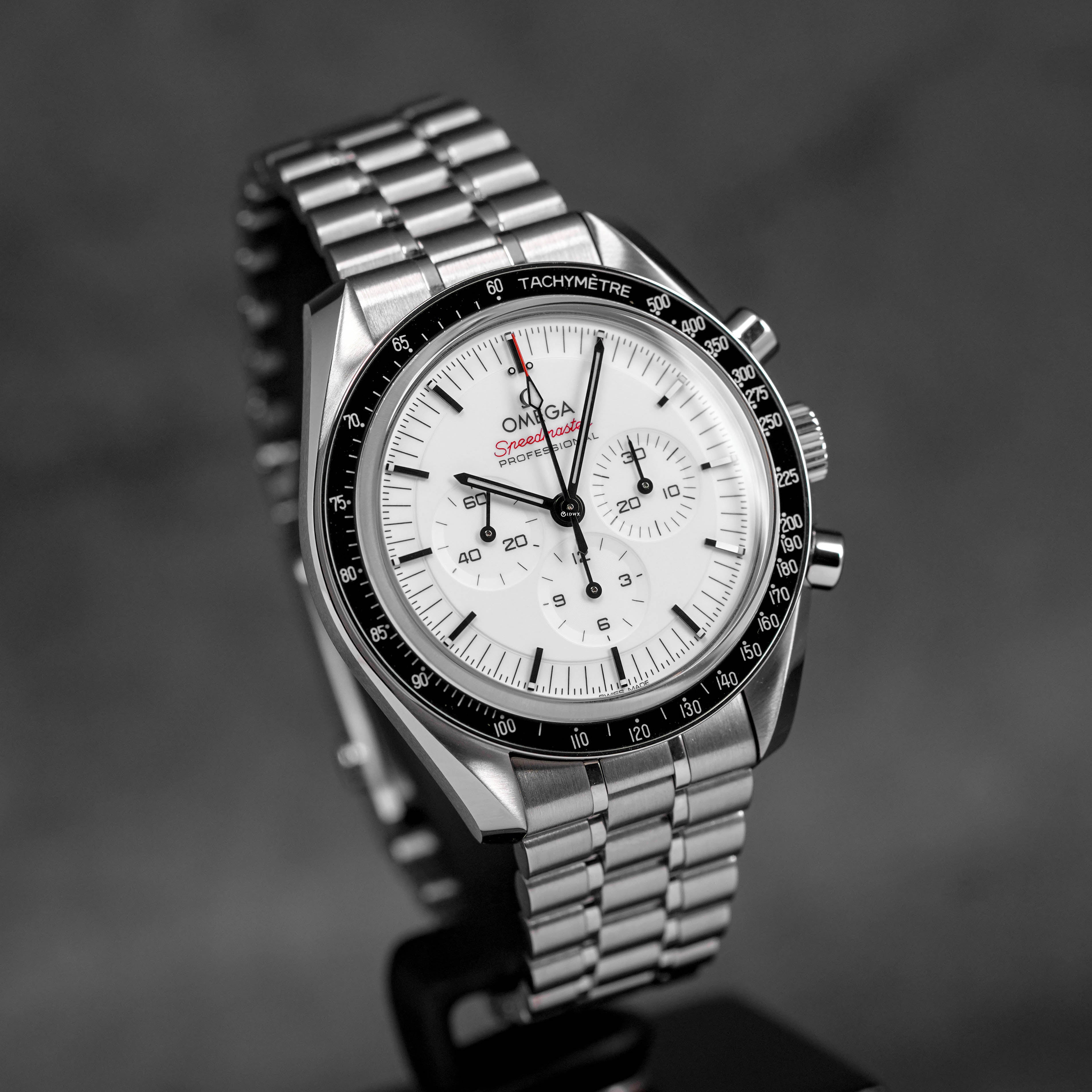 Harga Omega Speedmaster Moonwatch Sapphire White