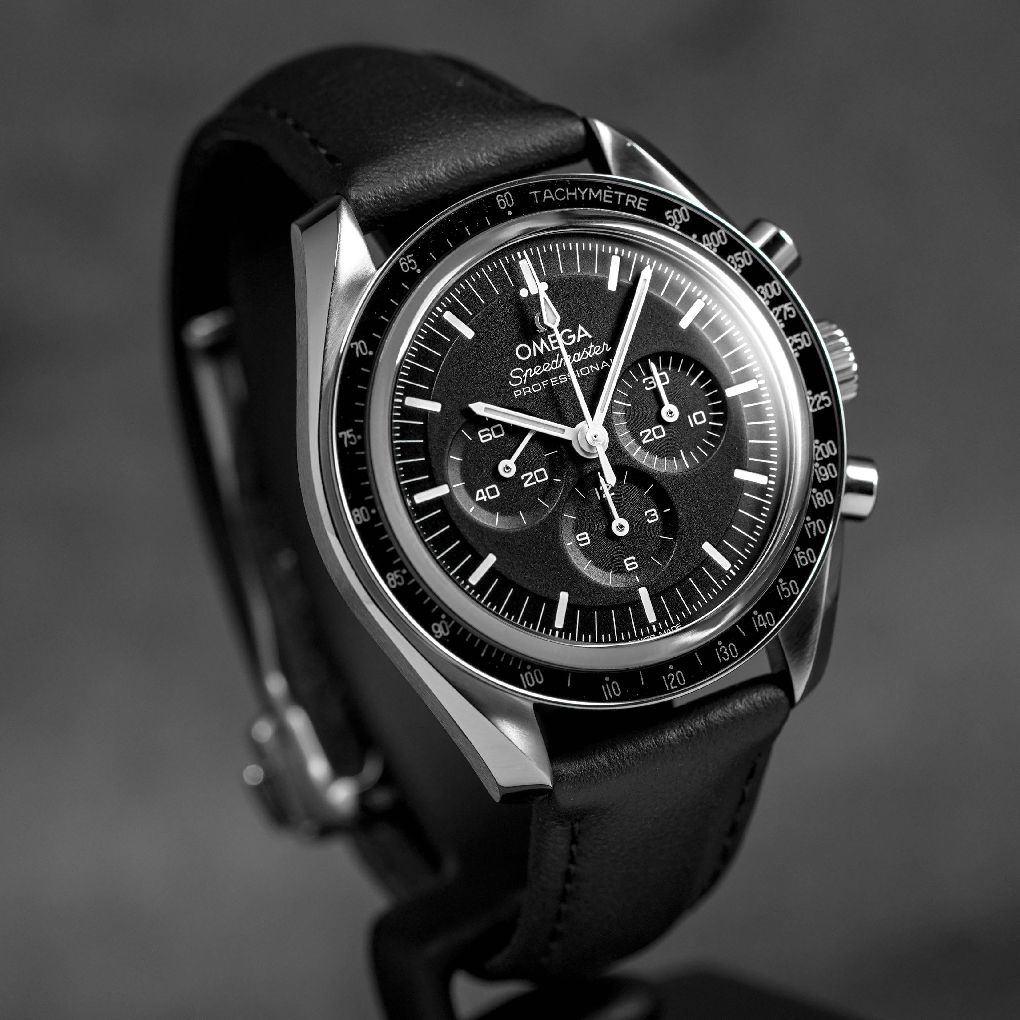 Harga Omega Speedmaster Moonwatch Sapphire