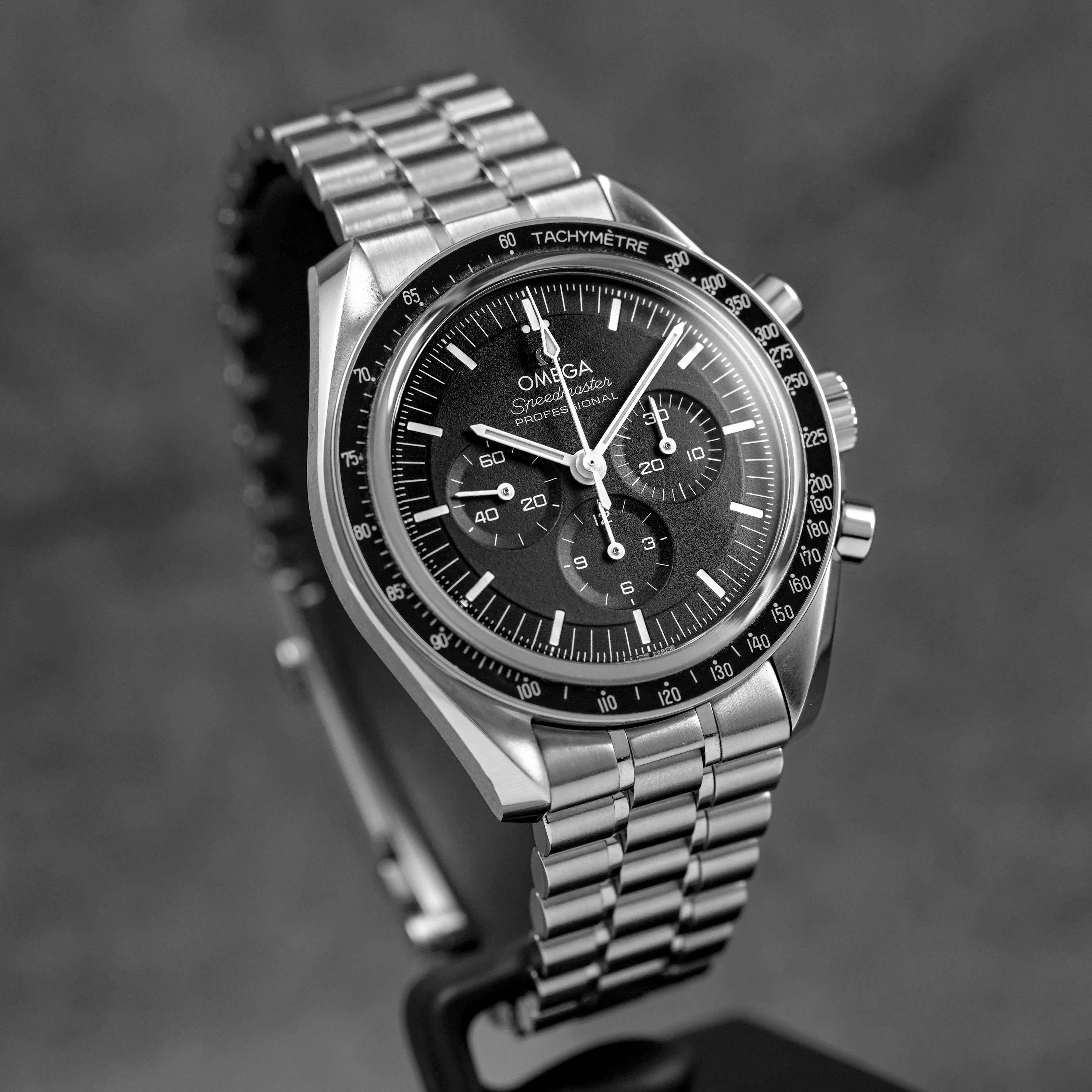 Harga Omega Speedmaster Moonwatch Sapphire