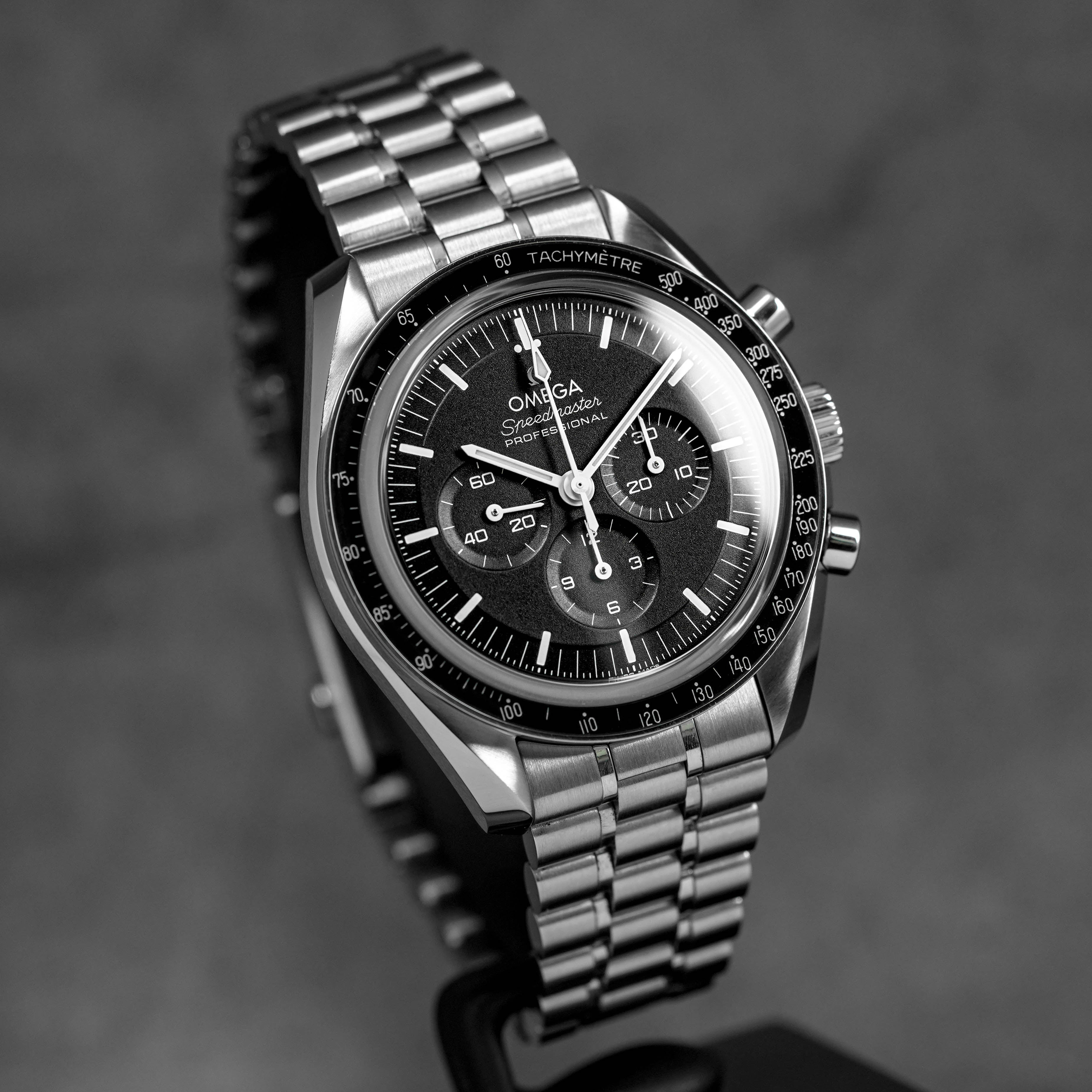 Harga Omega Speedmaster Moonwatch Sapphire