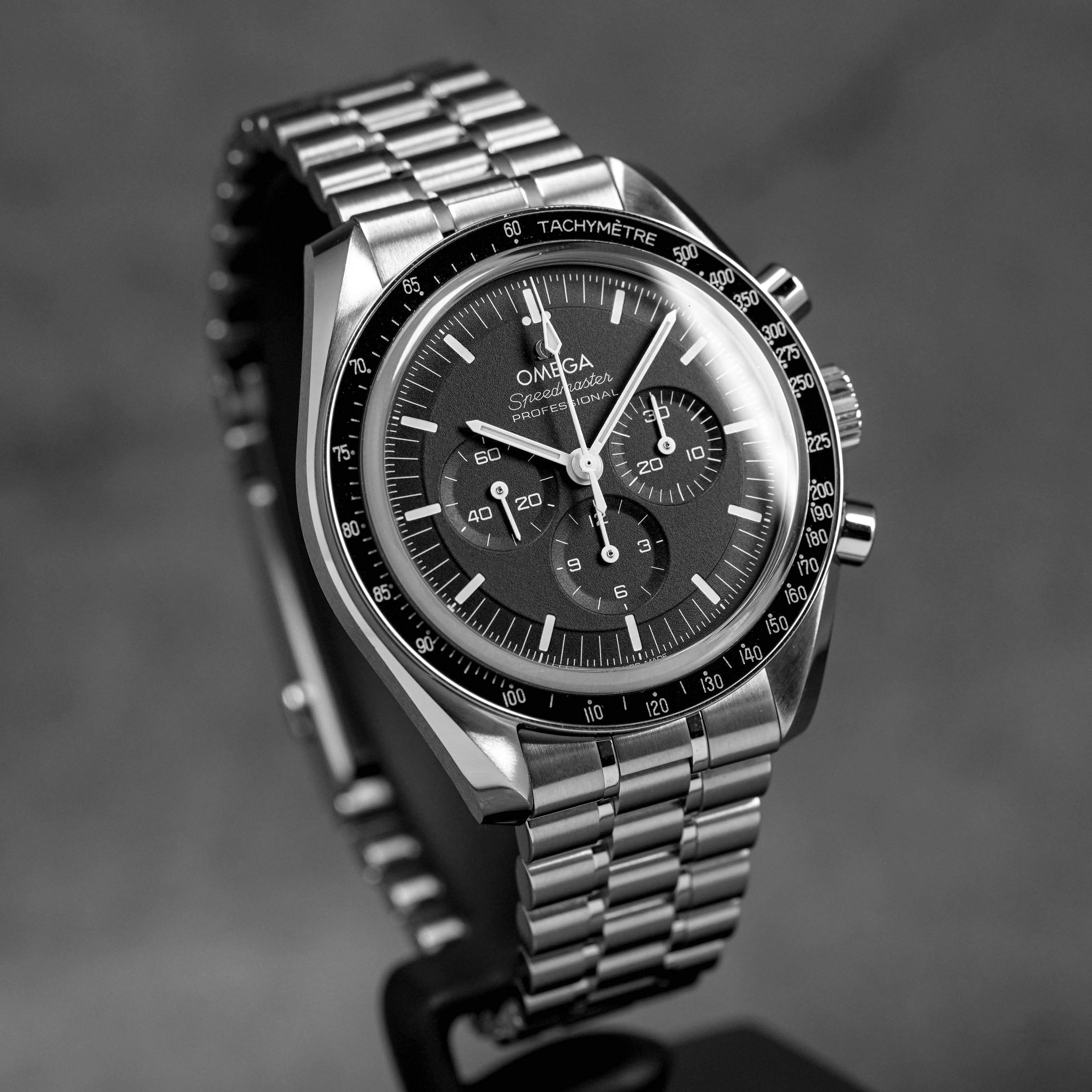 Harga Omega Speedmaster Moonwatch Sapphire