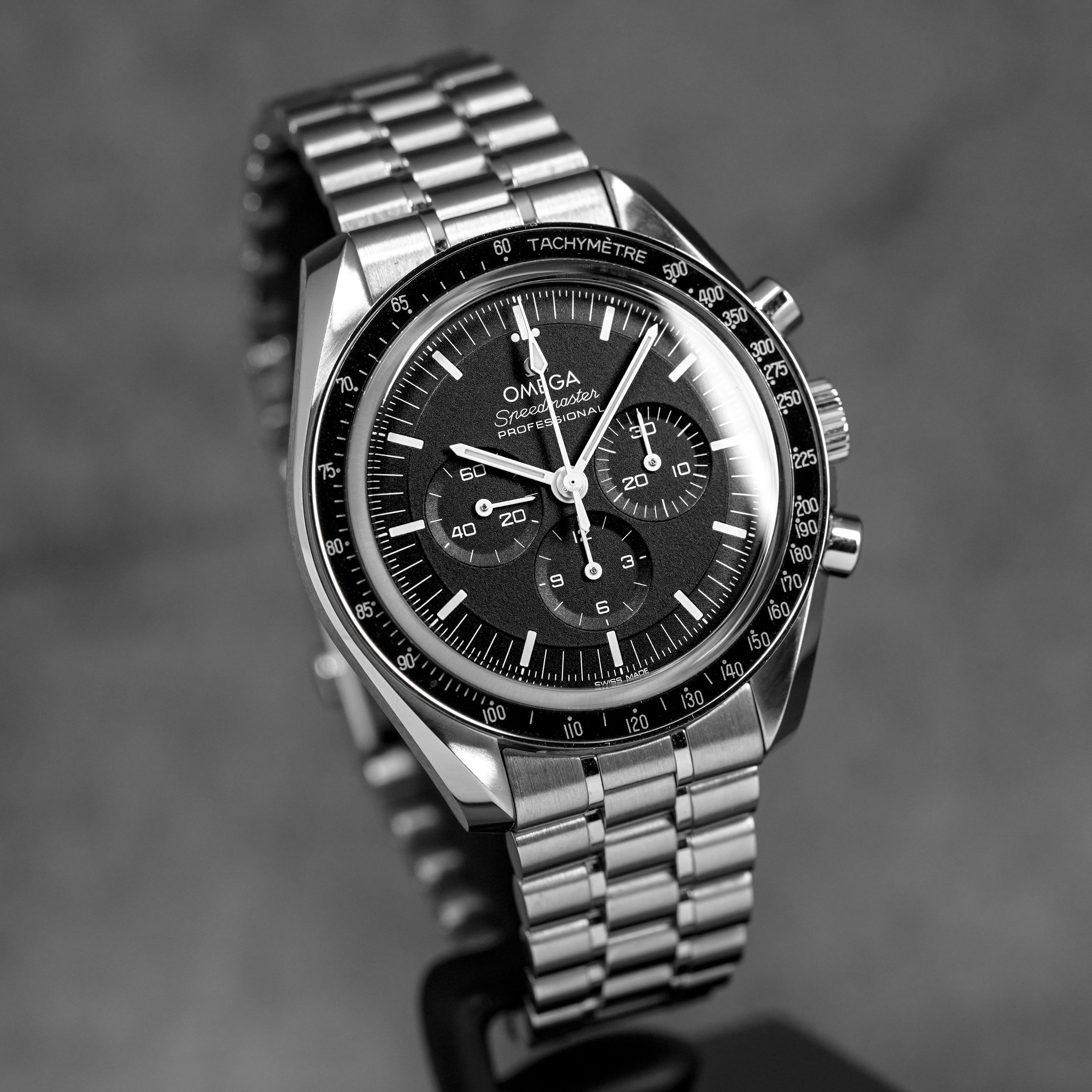 Harga Omega Speedmaster Moonwatch Sapphire