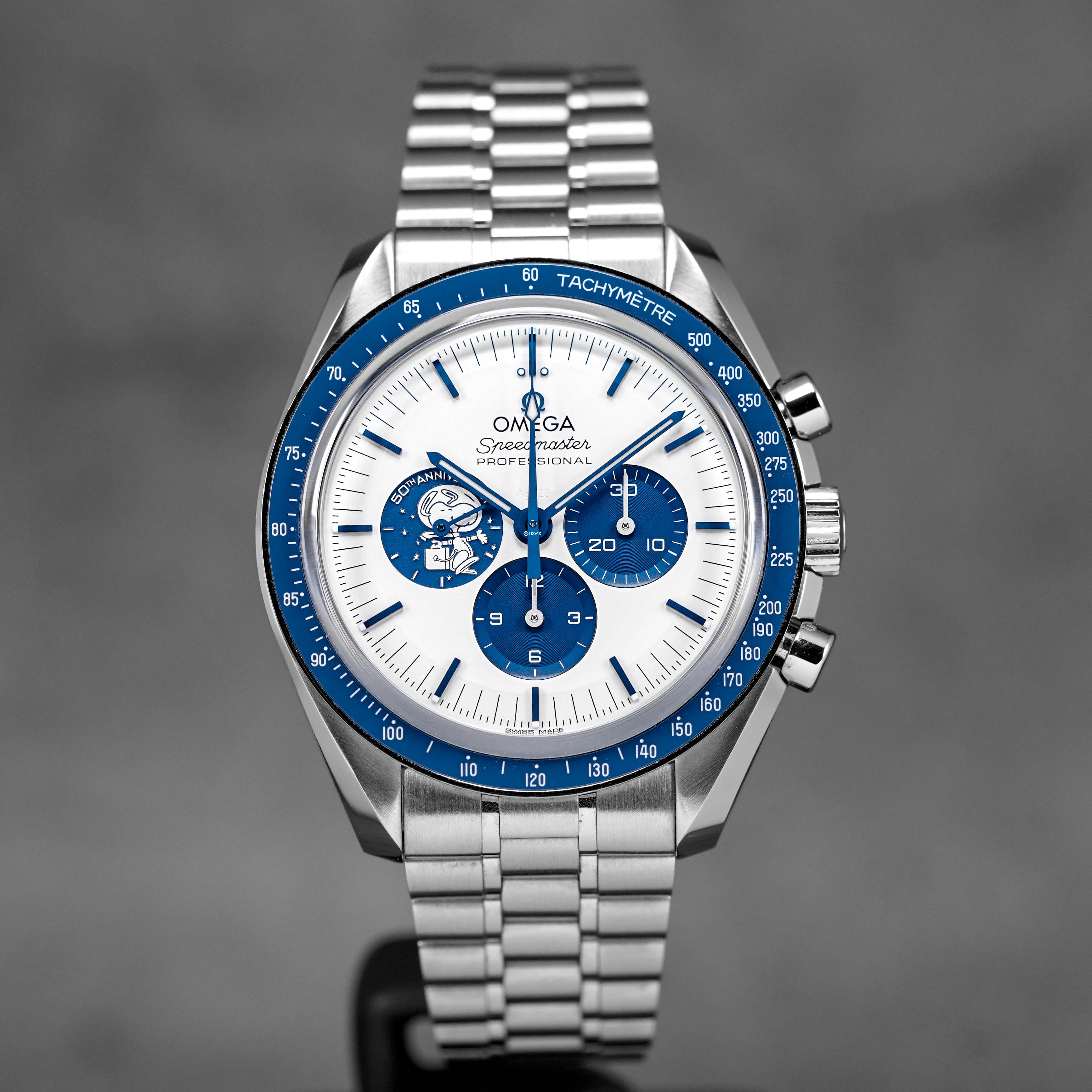 Harga Omega Speedmaster Silver Snoopy 50th