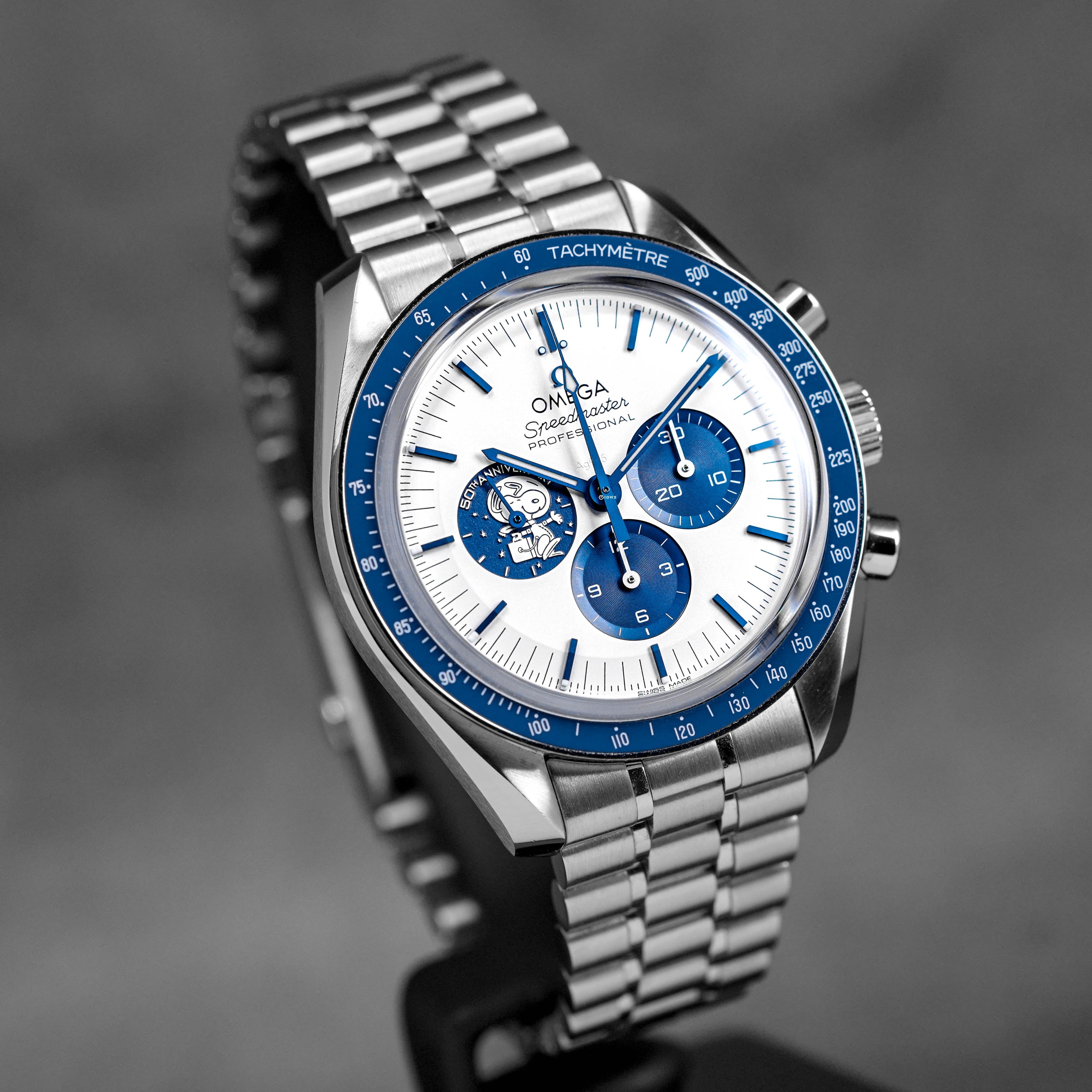 Harga Omega Speedmaster Silver Snoopy 50th