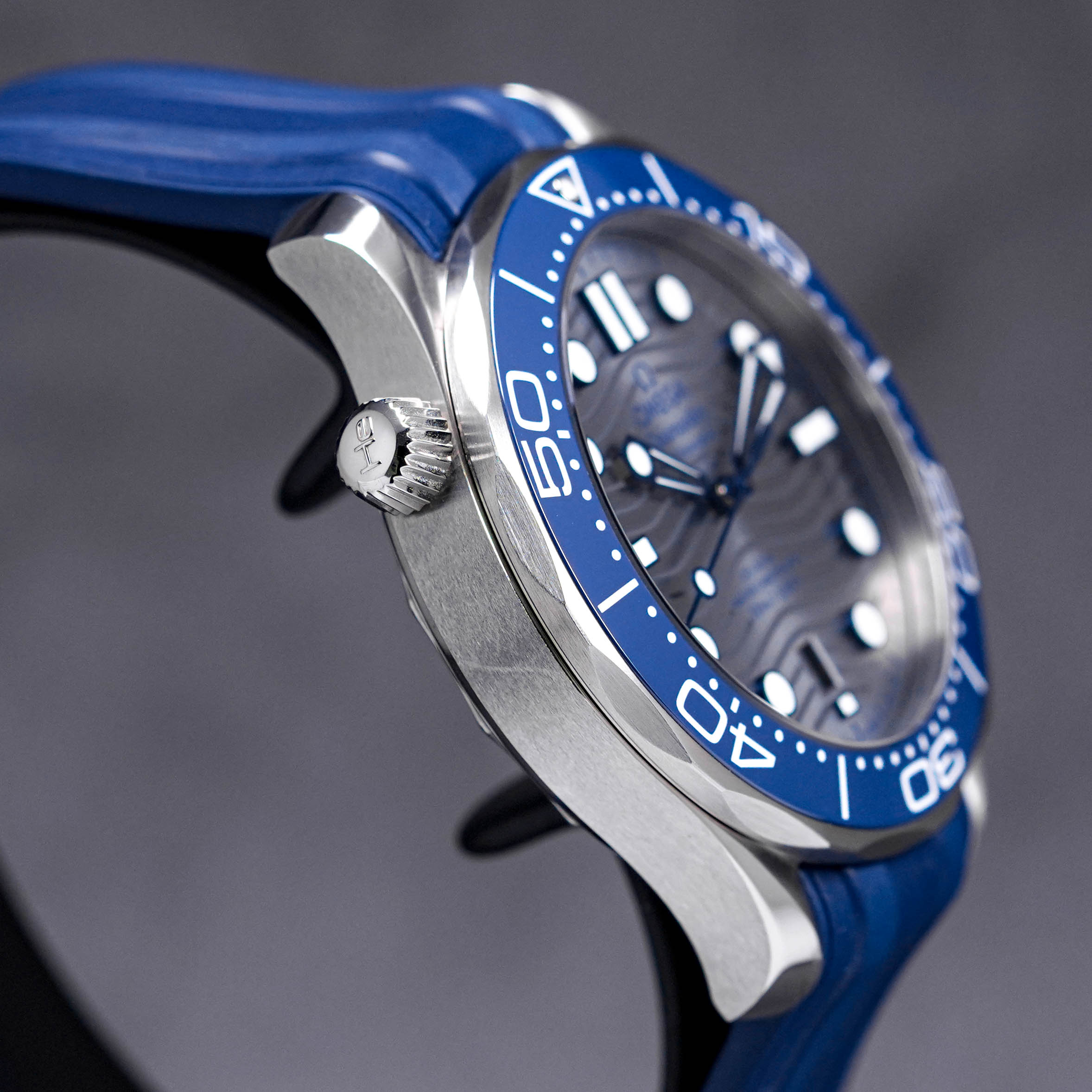 SEAMASTER DIVER 300 GREY DIAL RUBBER STRAP (2022)