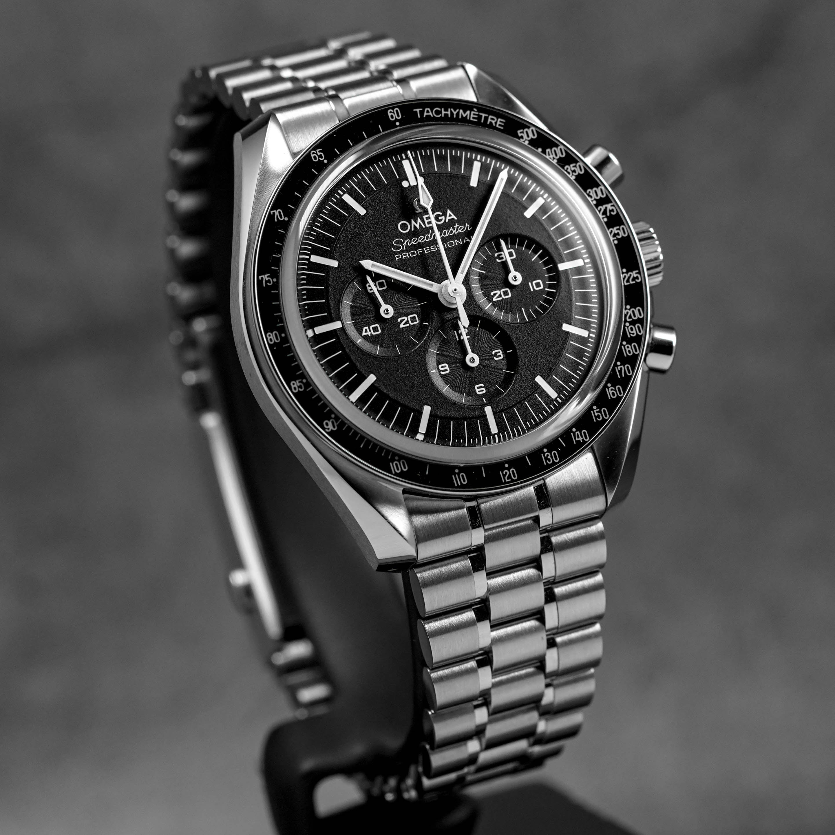 Harga Omega Speedmaster Moonwatch Sapphire