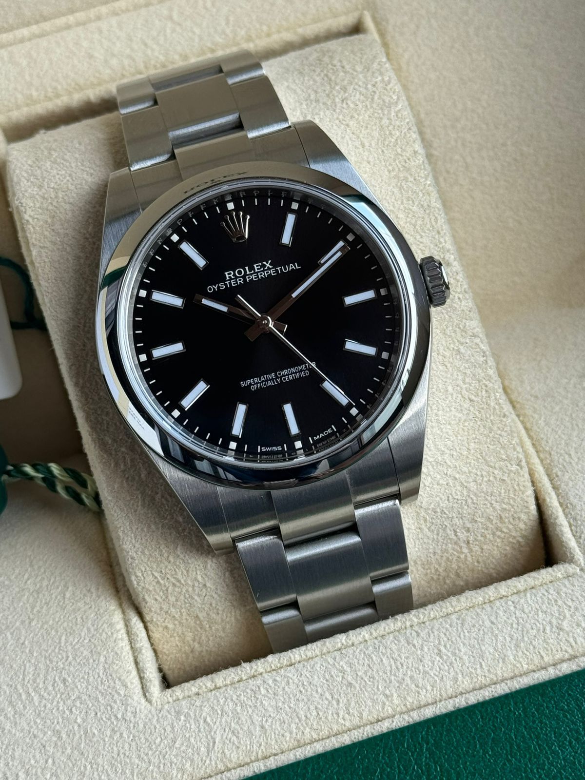 OYSTER PERPETUAL 39MM BLACK DIAL (2019)