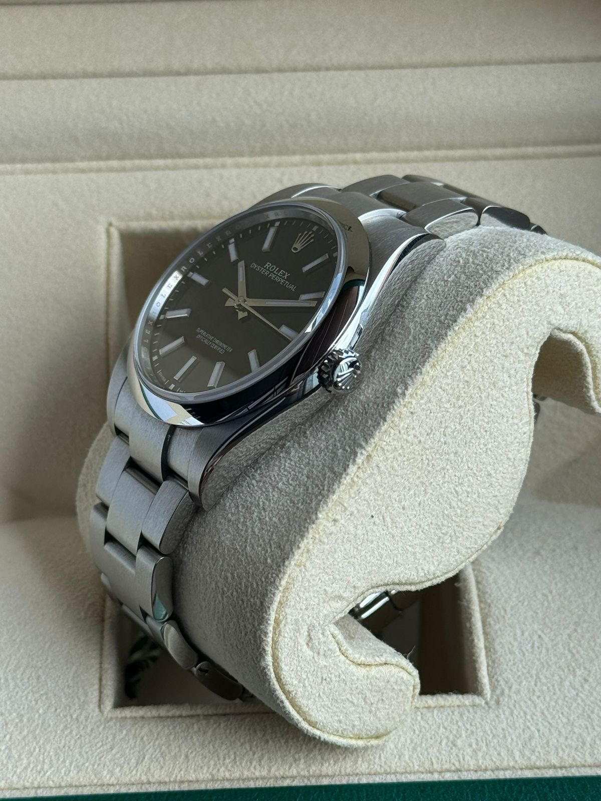 OYSTER PERPETUAL 39MM BLACK DIAL (2019)