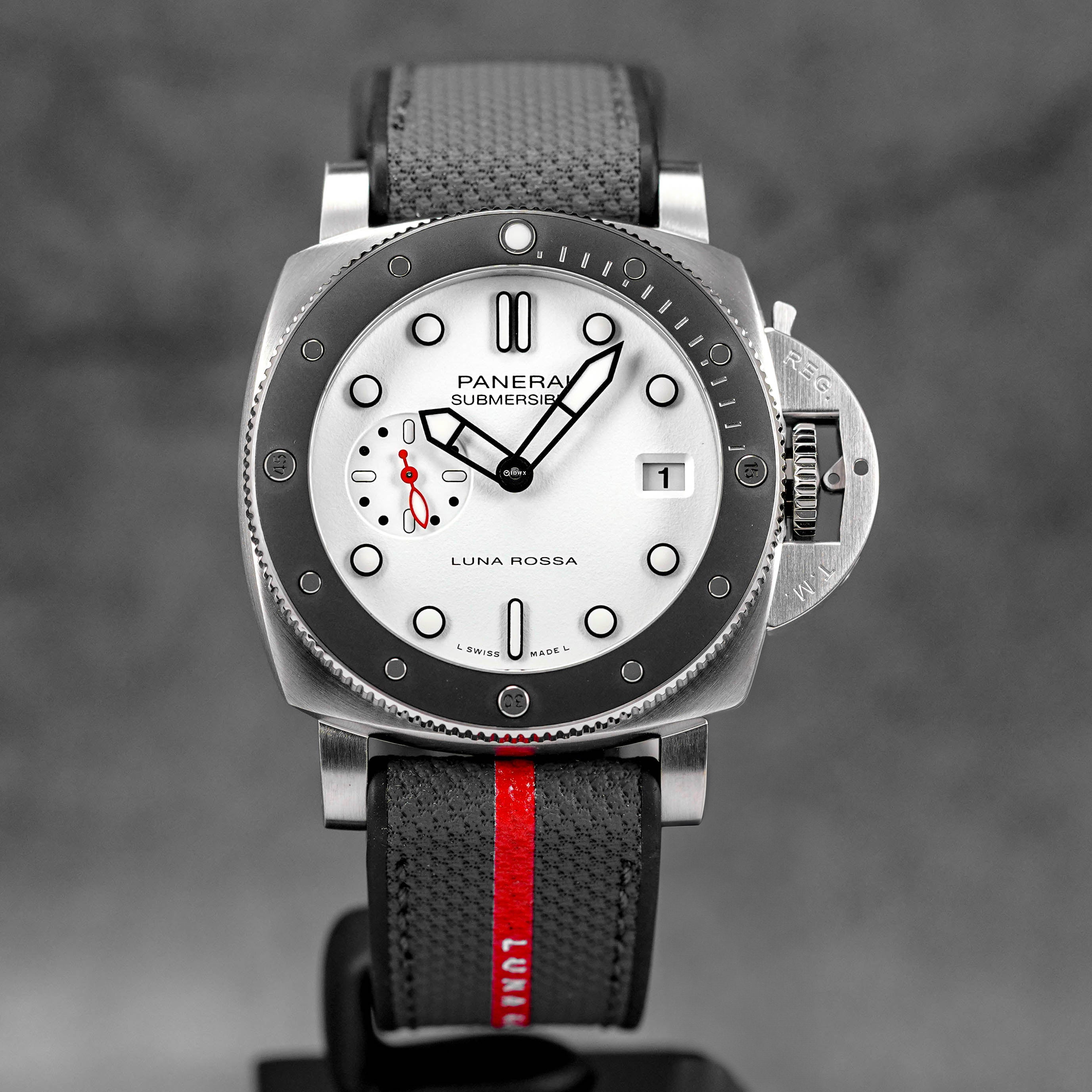 PAM 1579 Luna Rossa
