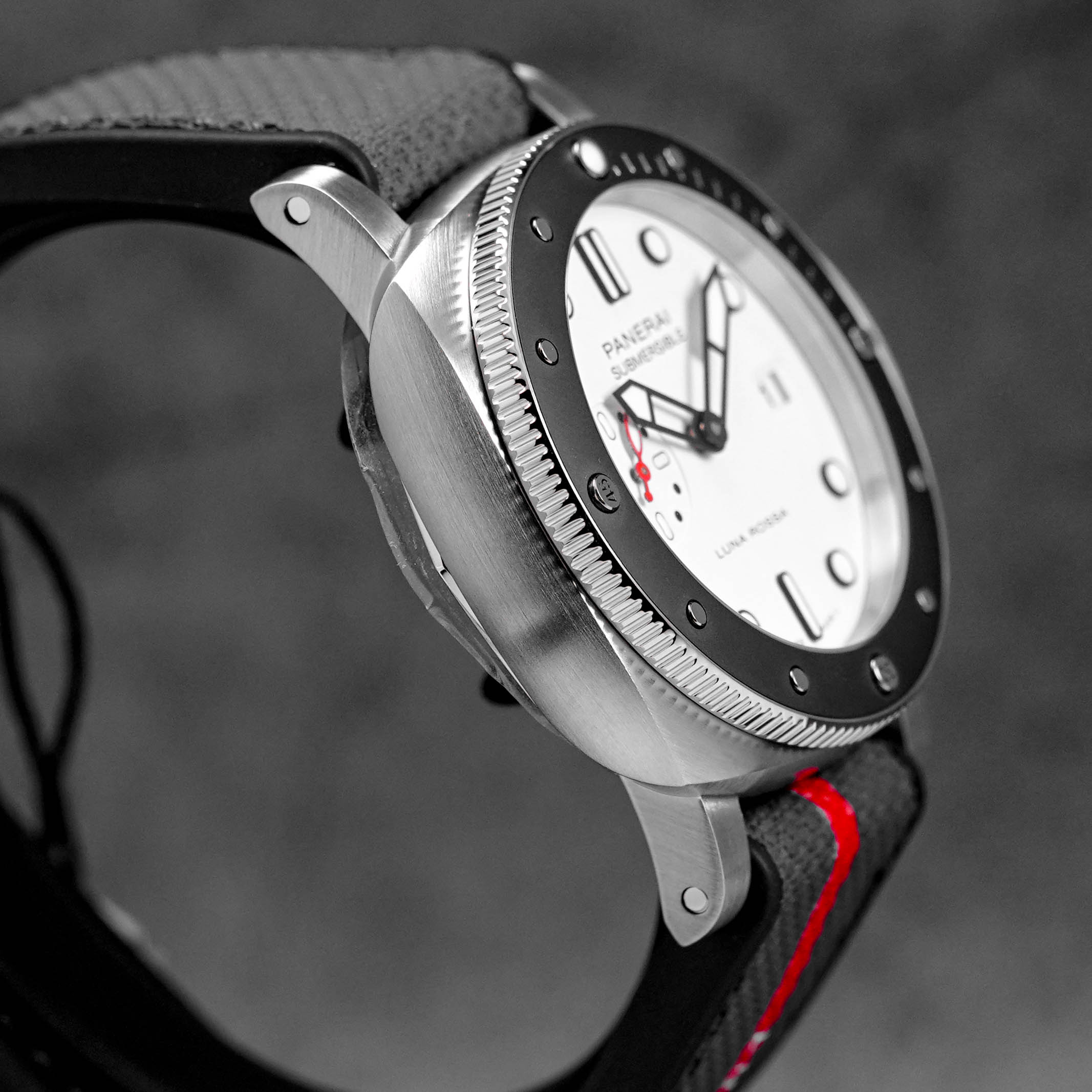 PAM 1579 Luna Rossa