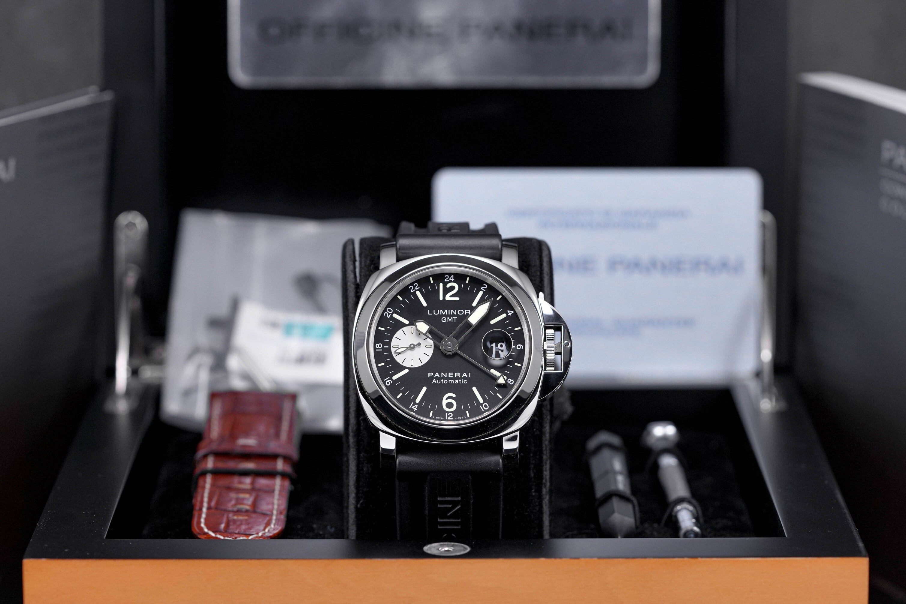 LUMINOR GMT 44MM STEEL BLACK DIAL PAM 88 (2011)