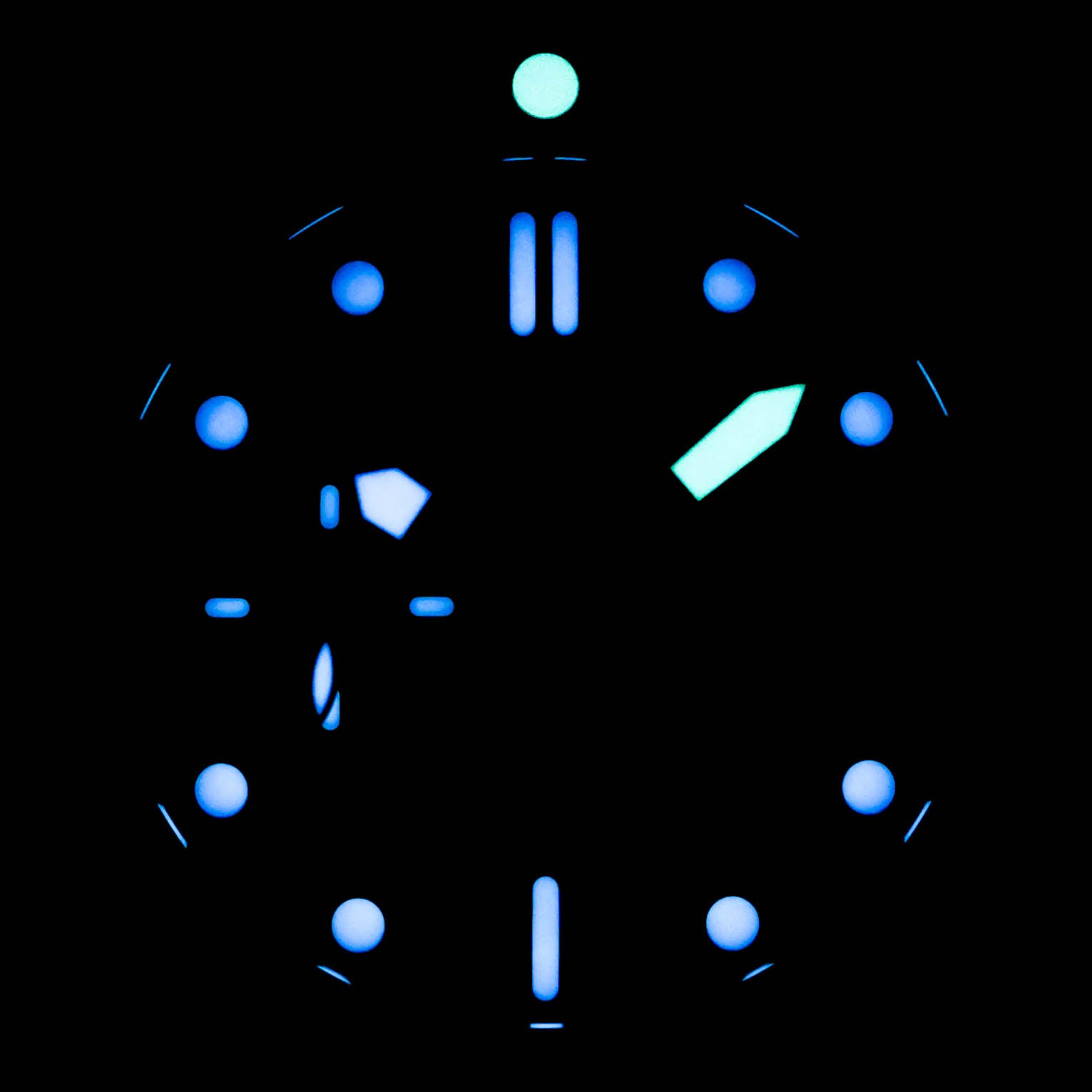 LUMINOR SUBMERSIBLE 47MM CARBOTECH BLACK DIAL PAM 1616 (2020)