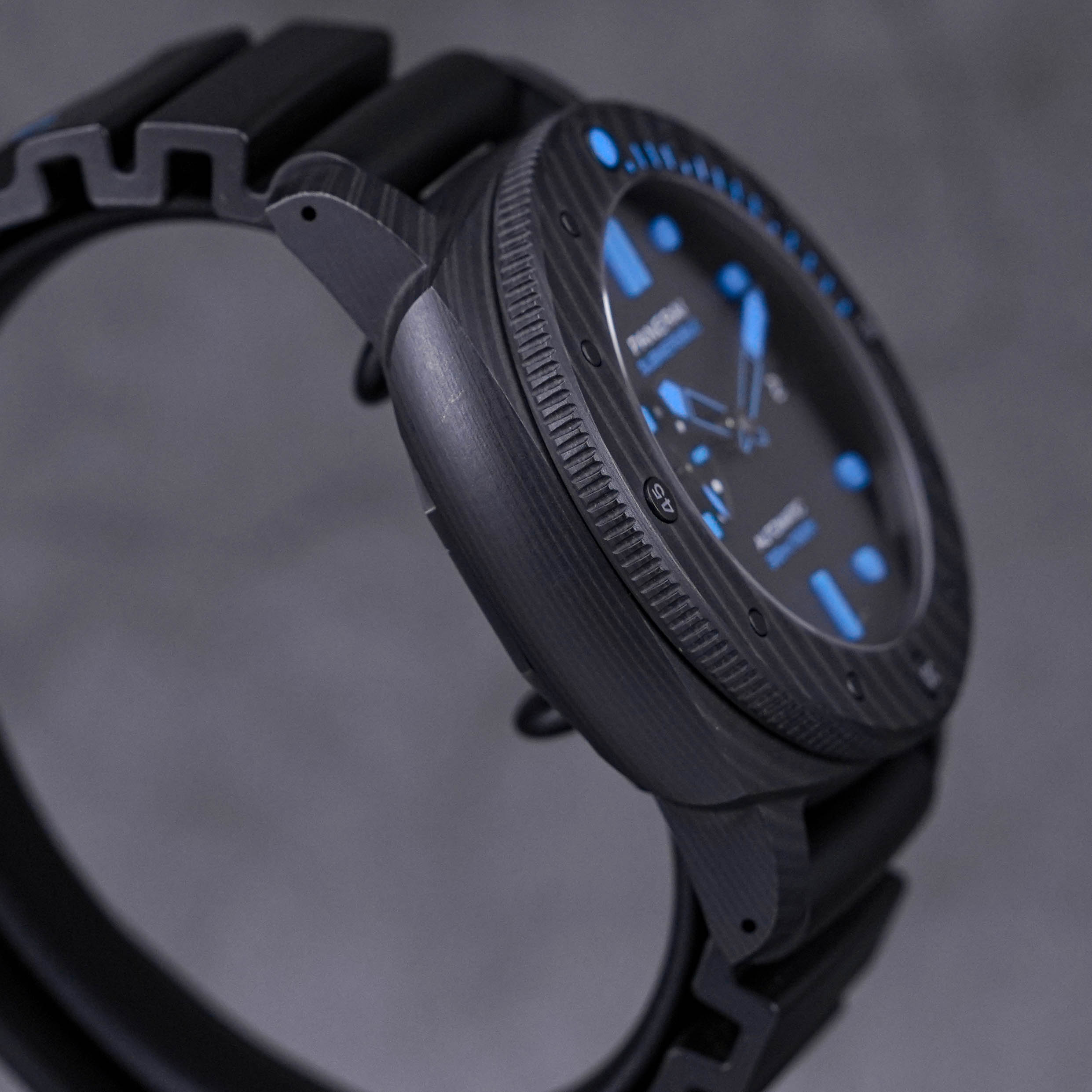 LUMINOR SUBMERSIBLE 47MM CARBOTECH BLACK DIAL PAM 1616 (2020)